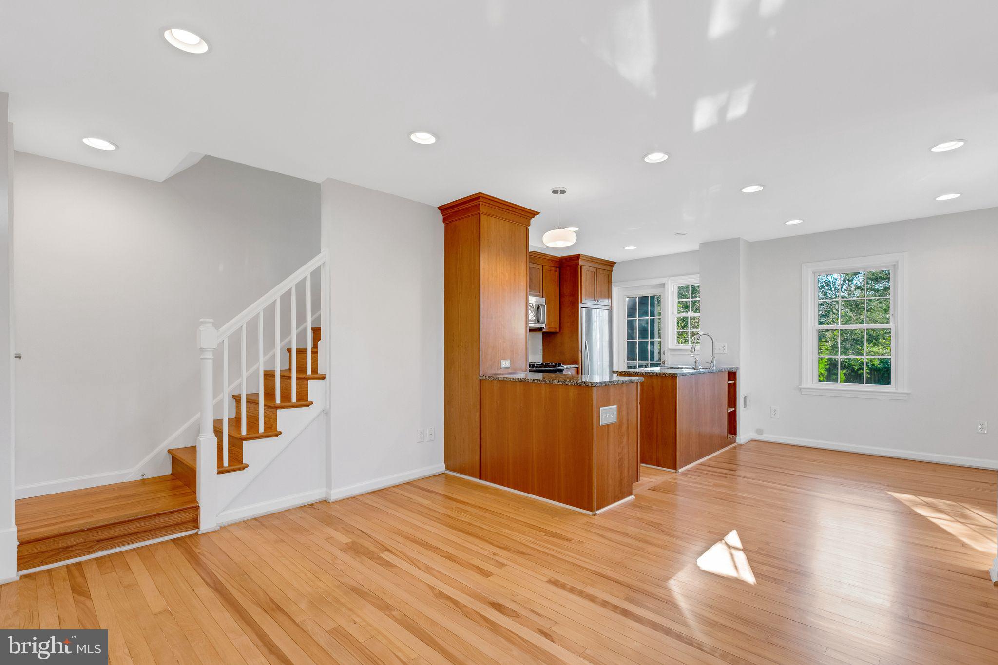 JEFFERSON MANOR - Residential