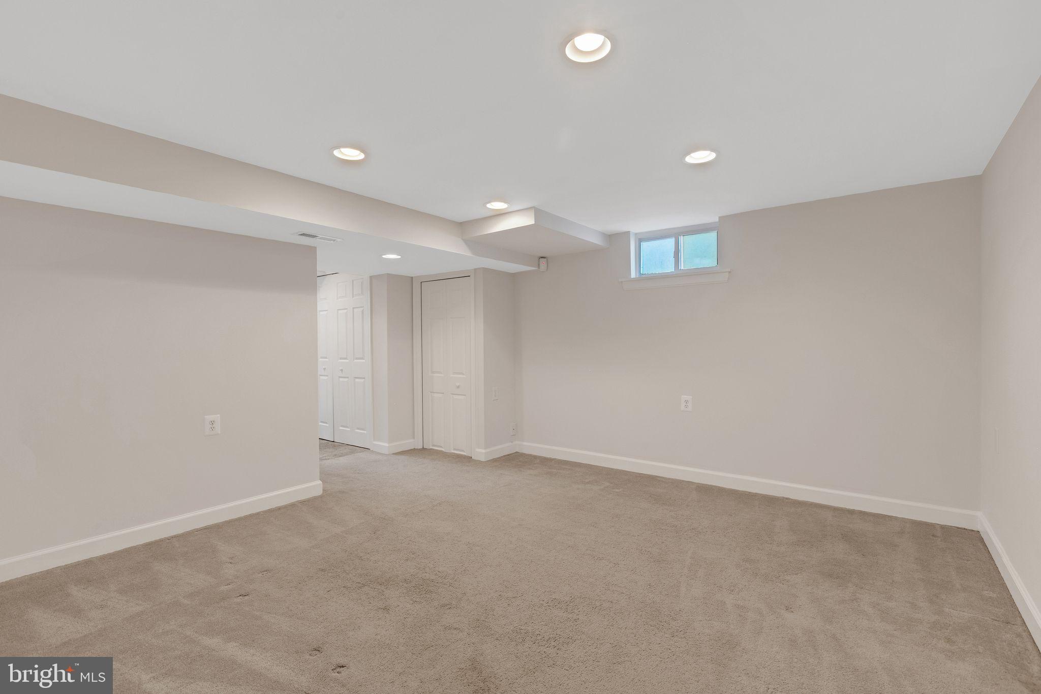 JEFFERSON MANOR - Residential