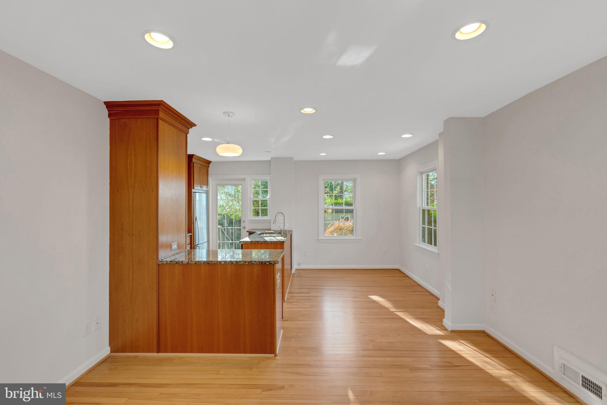 JEFFERSON MANOR - Residential