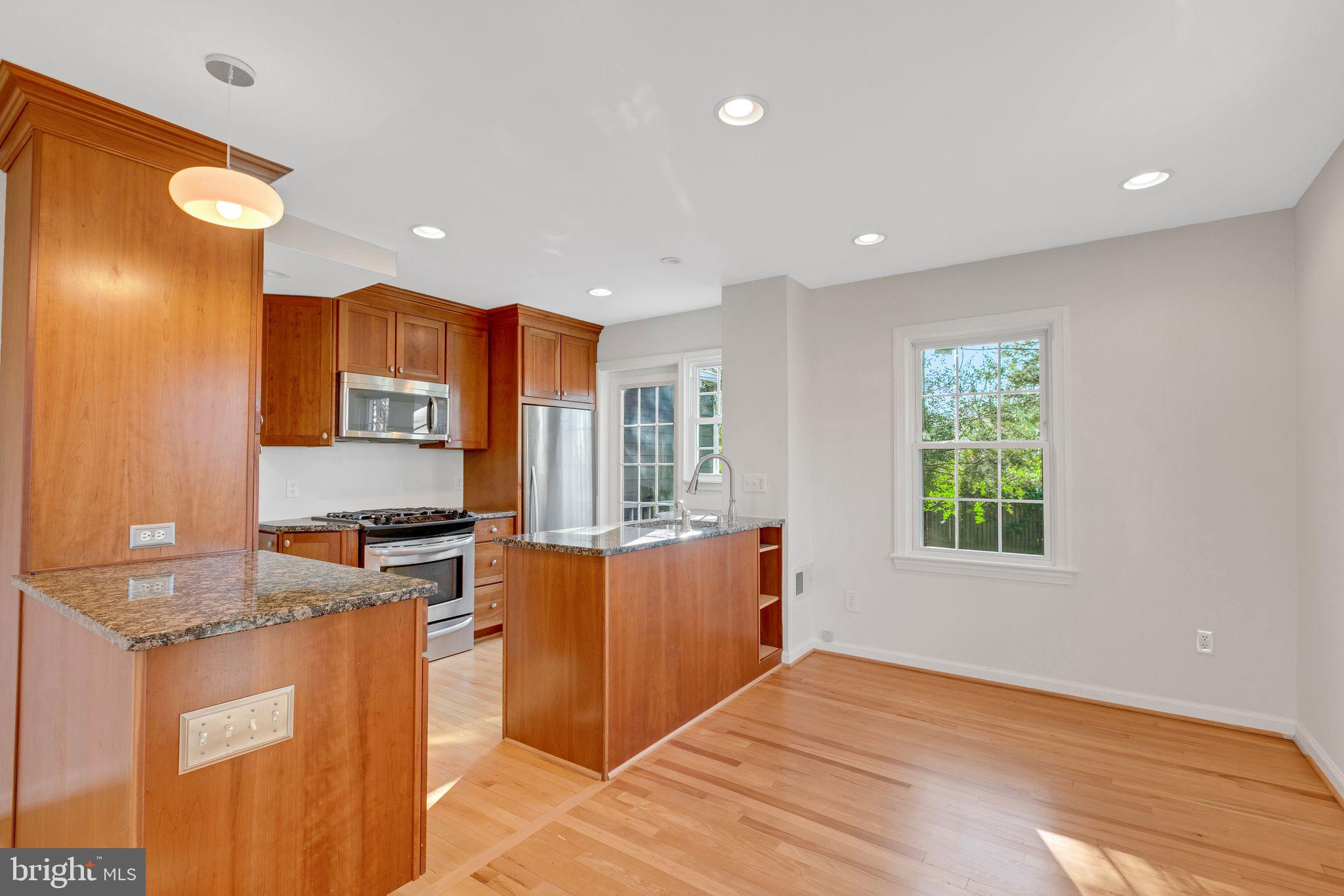 JEFFERSON MANOR - Residential