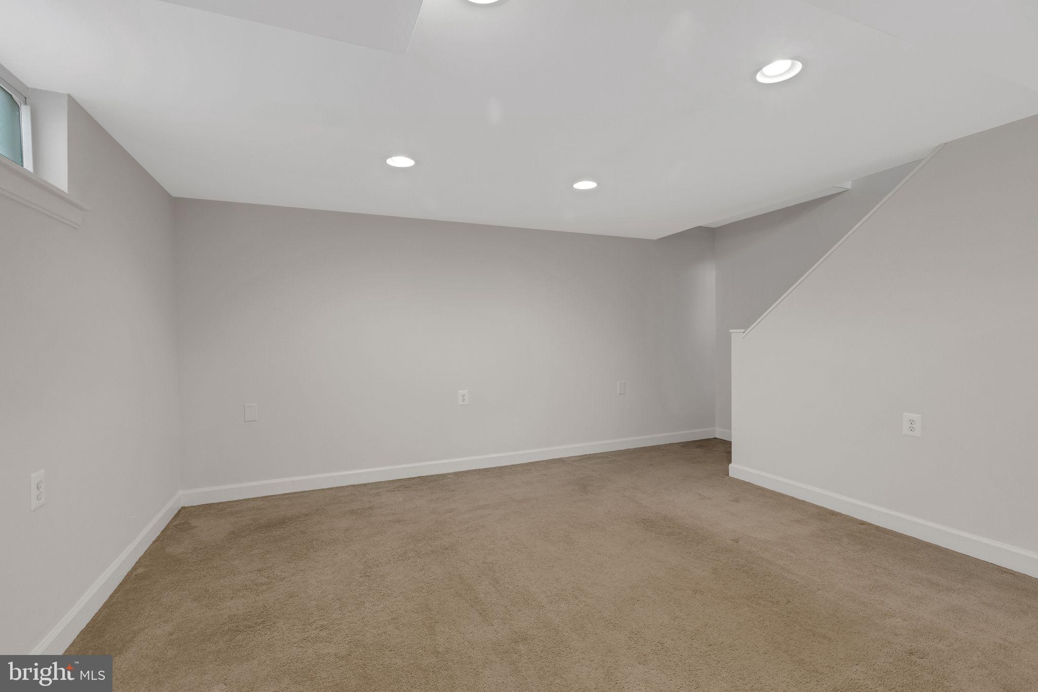 JEFFERSON MANOR - Residential