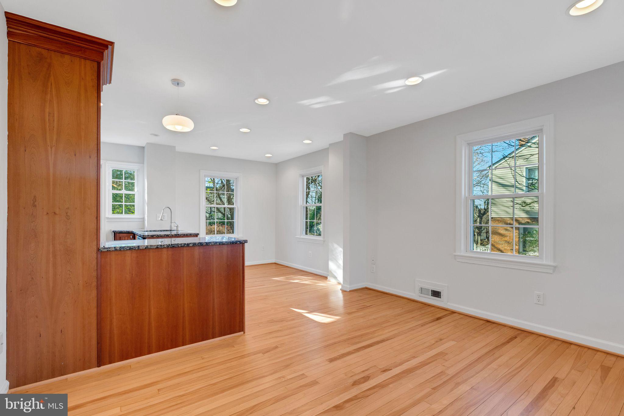 JEFFERSON MANOR - Residential