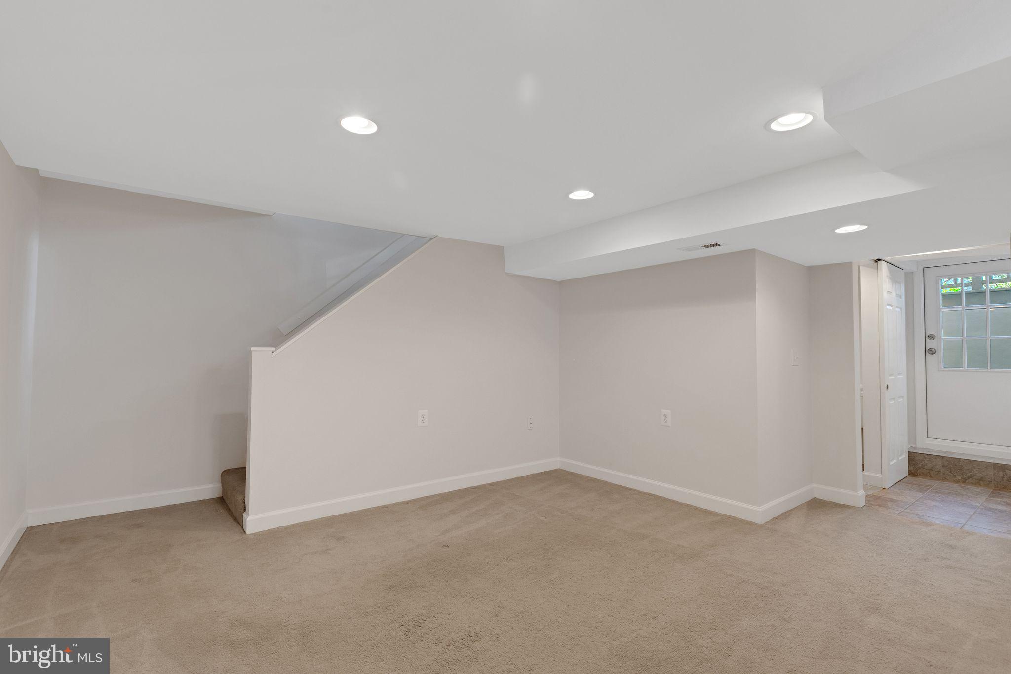 JEFFERSON MANOR - Residential