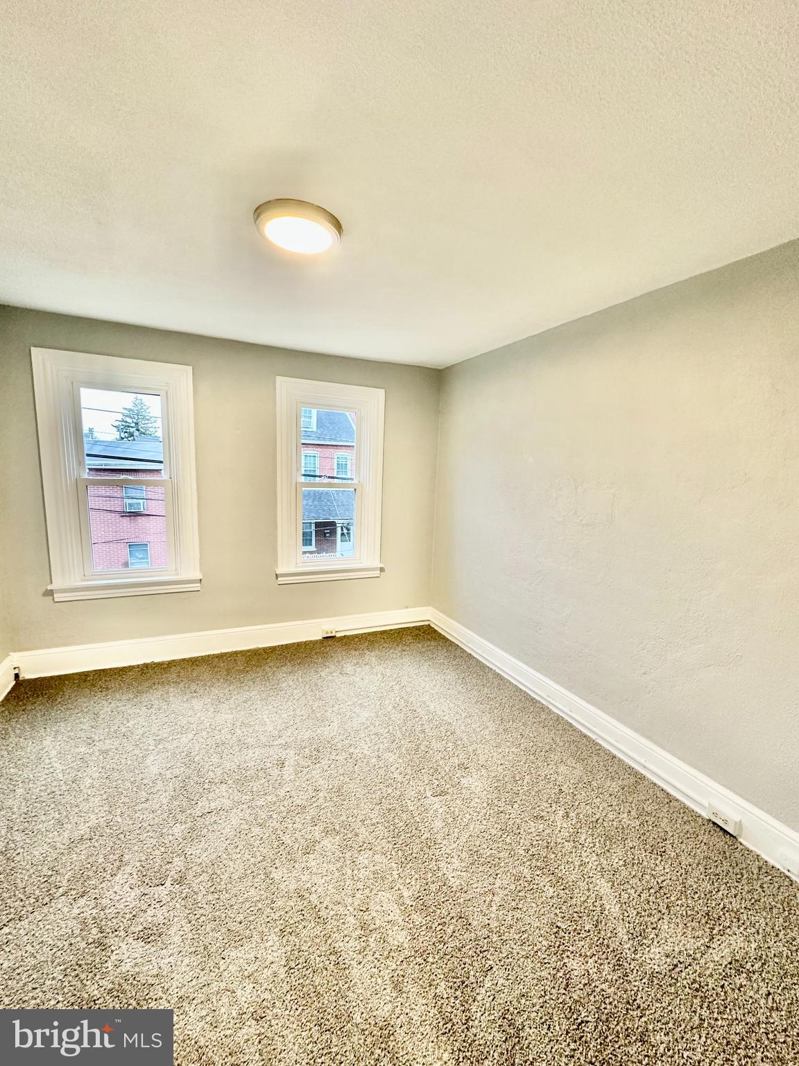 LANCASTER - Residential