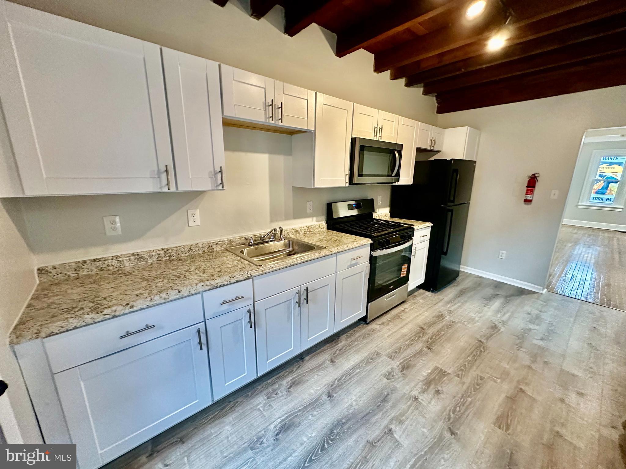 LANCASTER - Residential