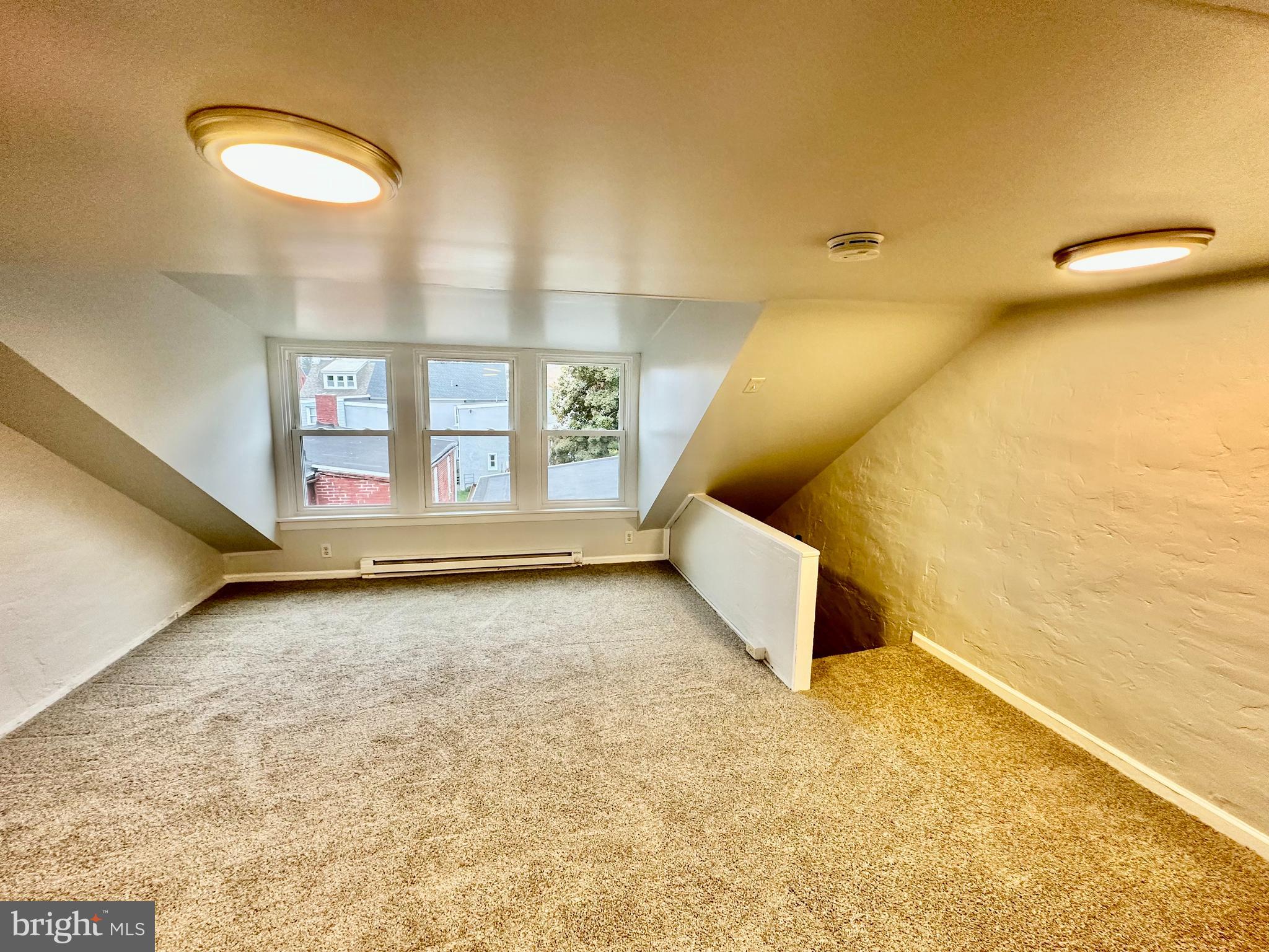 LANCASTER - Residential