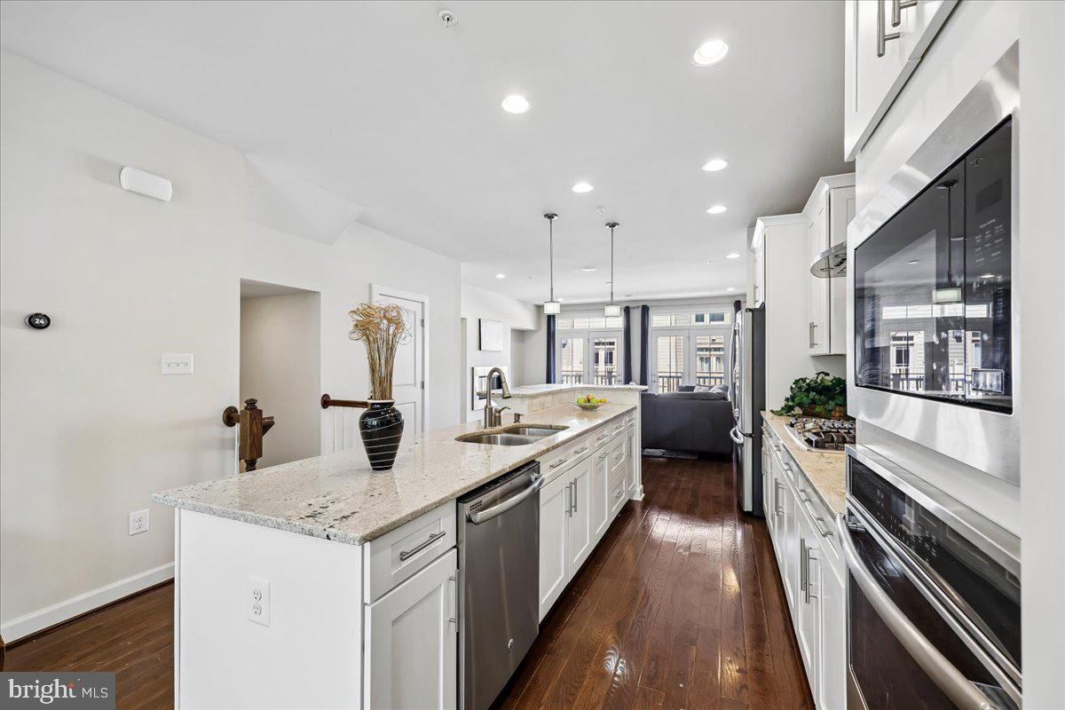 421 HYDRANGEA PLACE