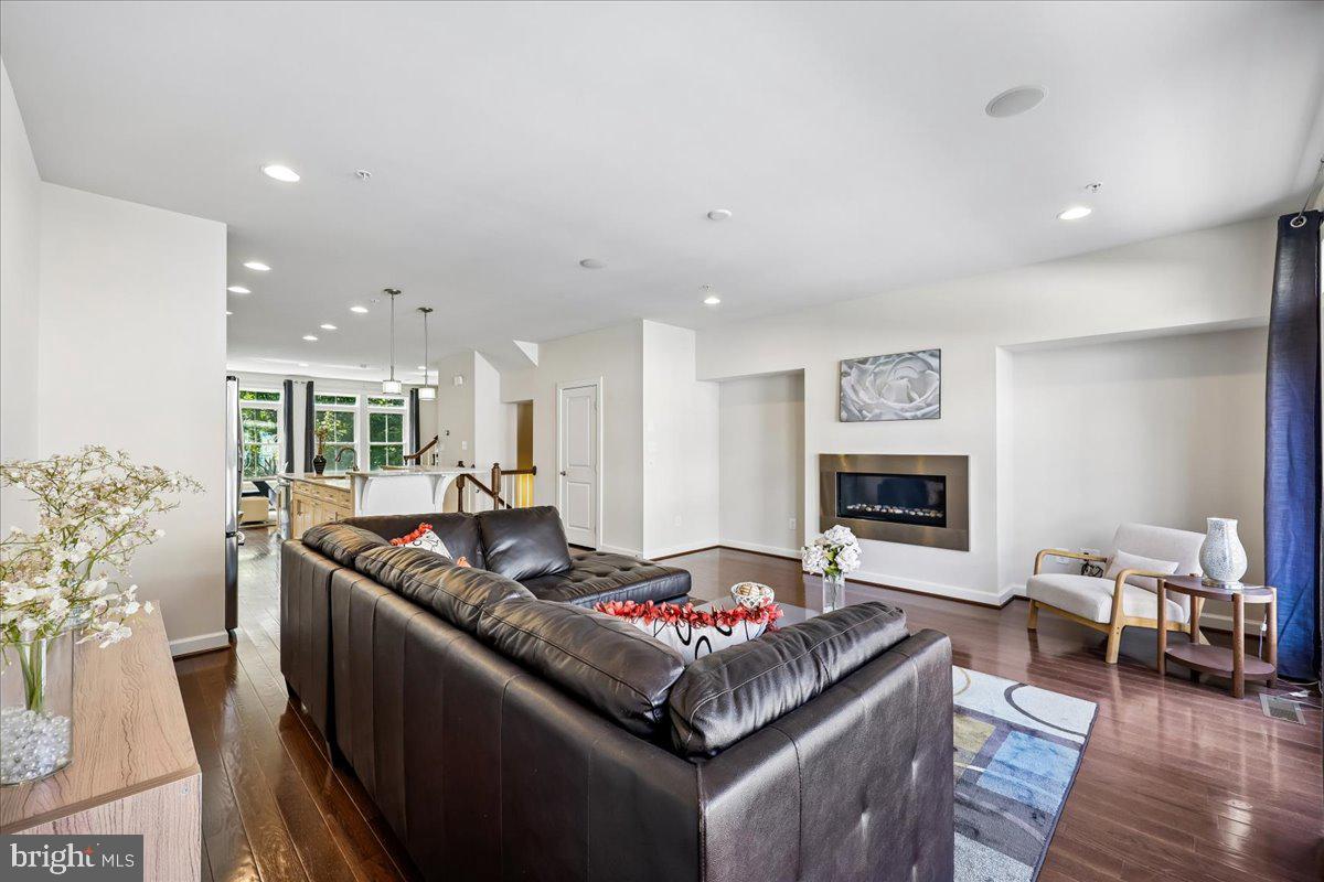 421 HYDRANGEA PLACE