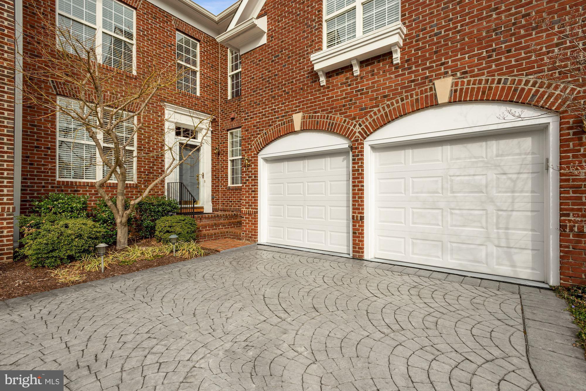 RIVER CREEK - Residential