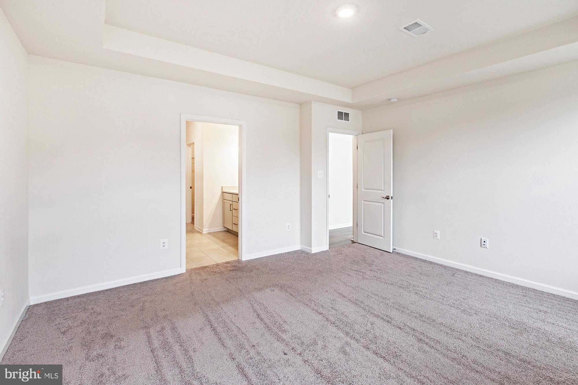 SYCAMORE CHASE - Residential