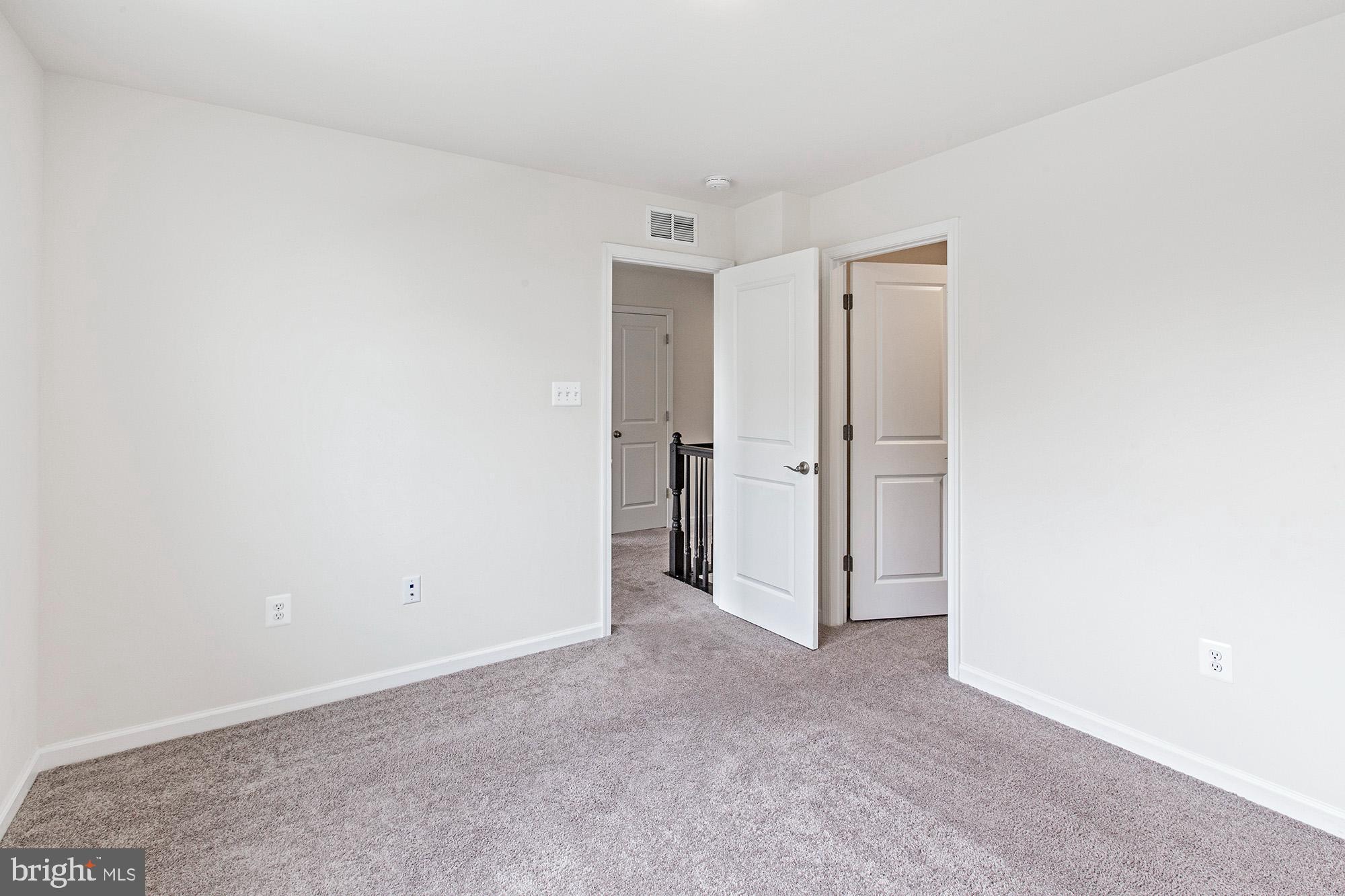 SYCAMORE CHASE - Residential