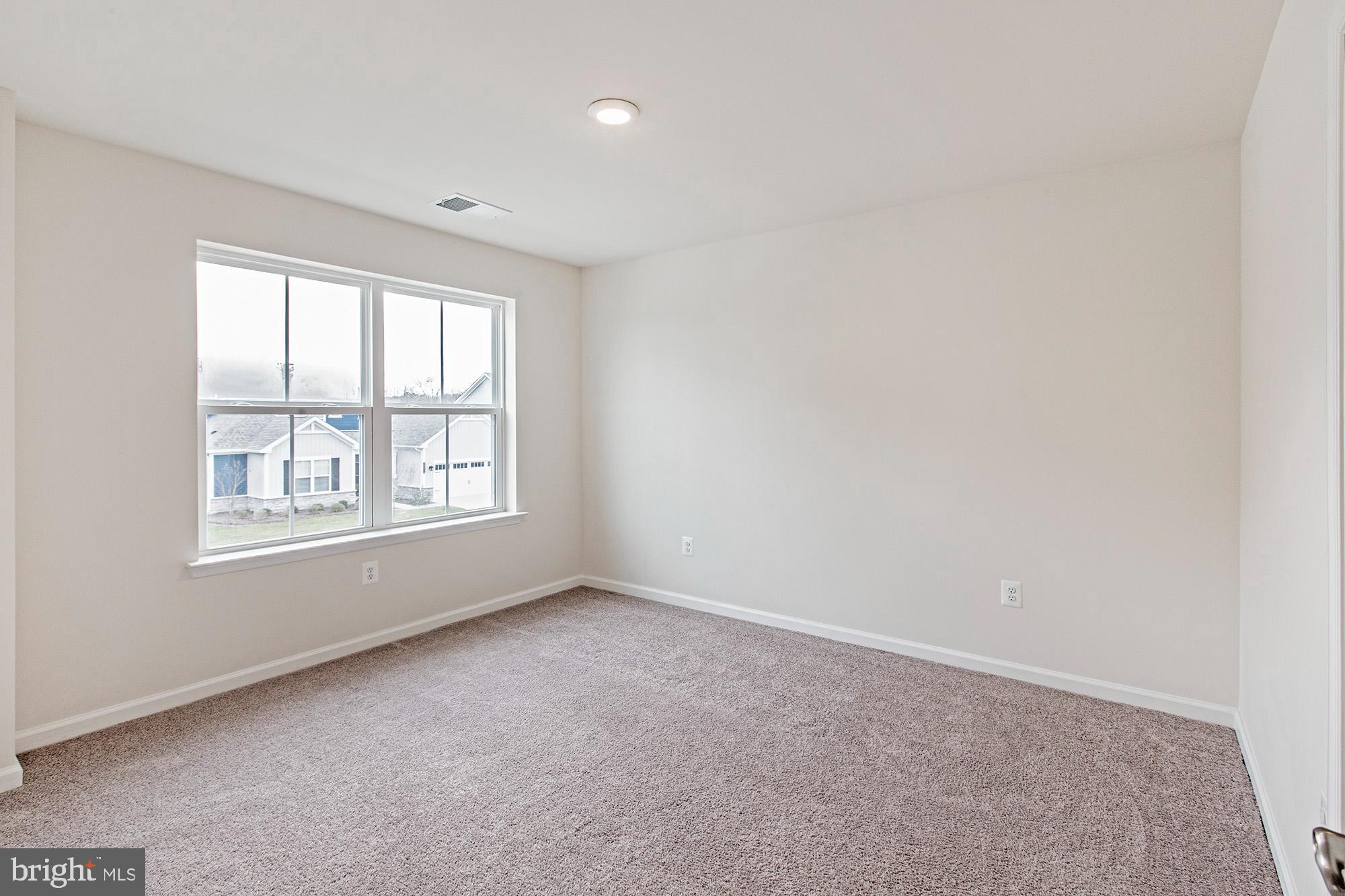 SYCAMORE CHASE - Residential