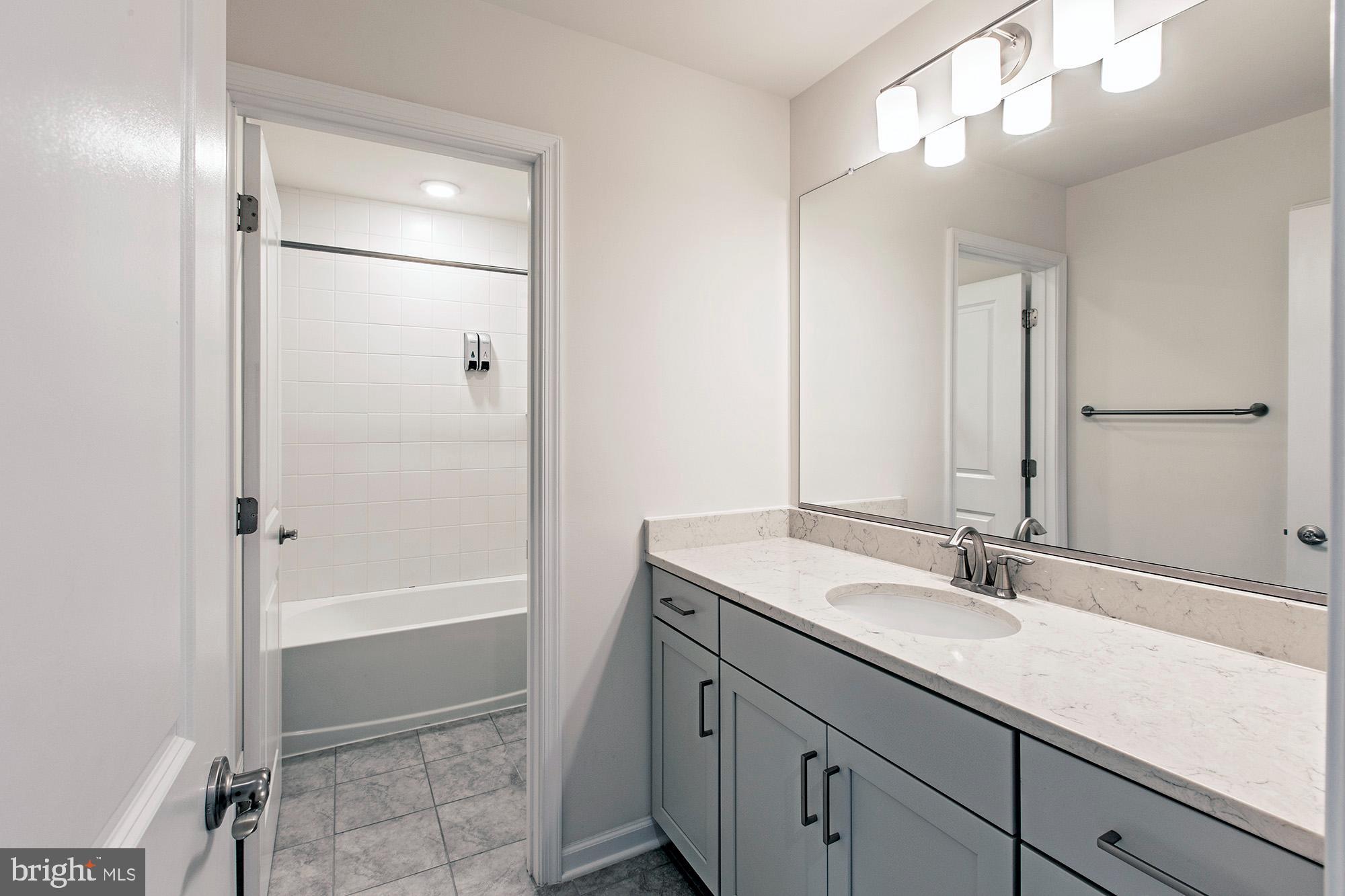 SYCAMORE CHASE - Residential