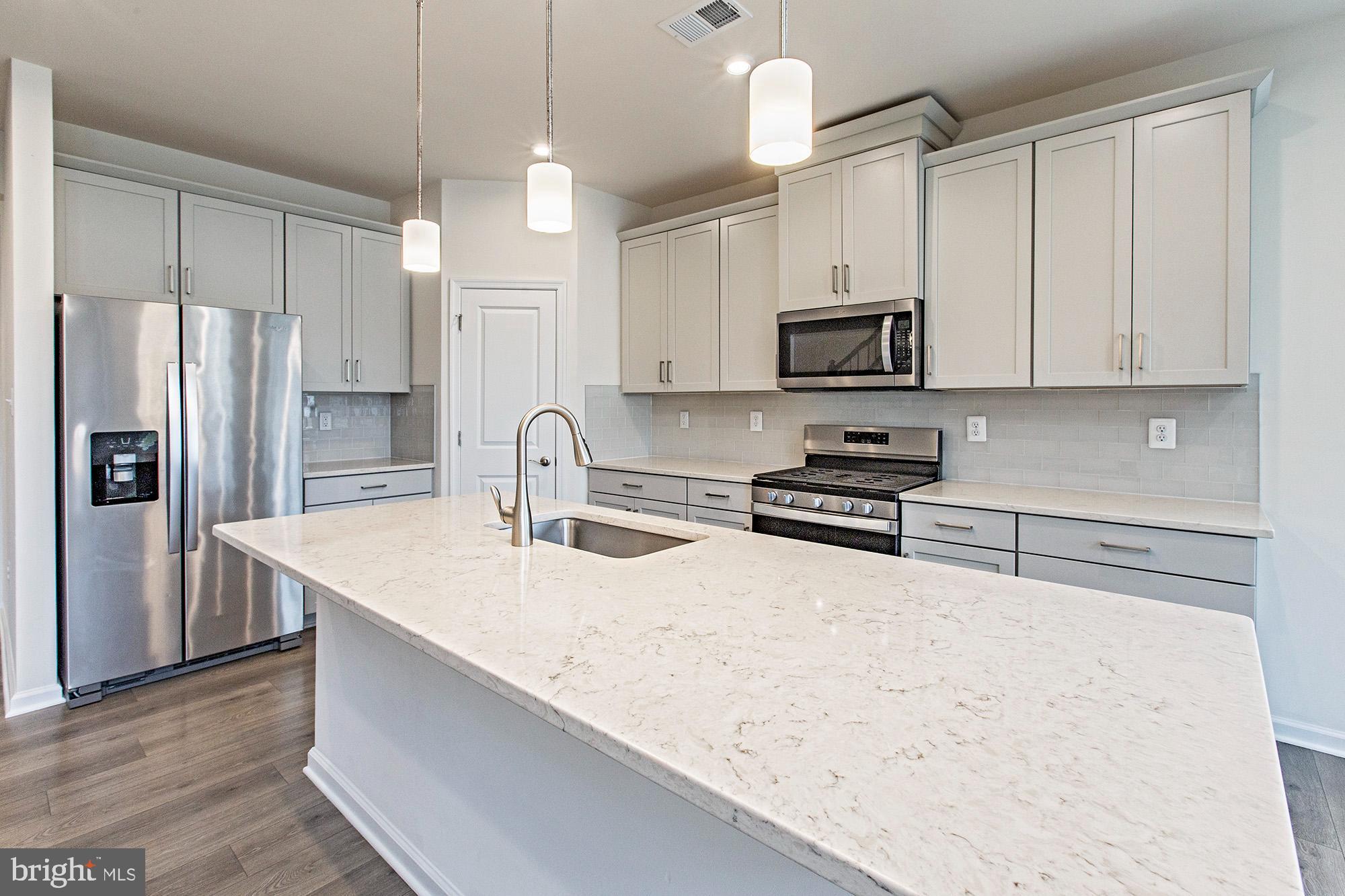 SYCAMORE CHASE - Residential