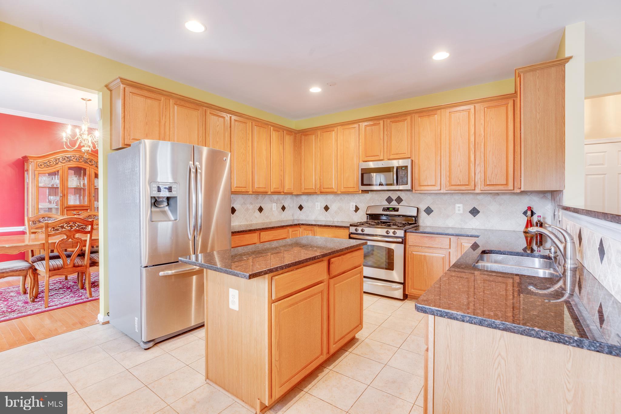 SIGNATURE AT BROADLANDS - Residential Lease