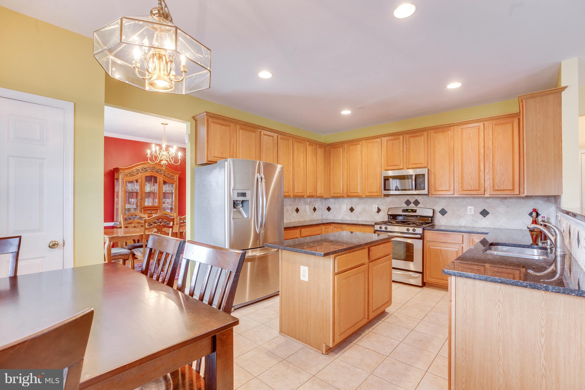 SIGNATURE AT BROADLANDS - Residential Lease