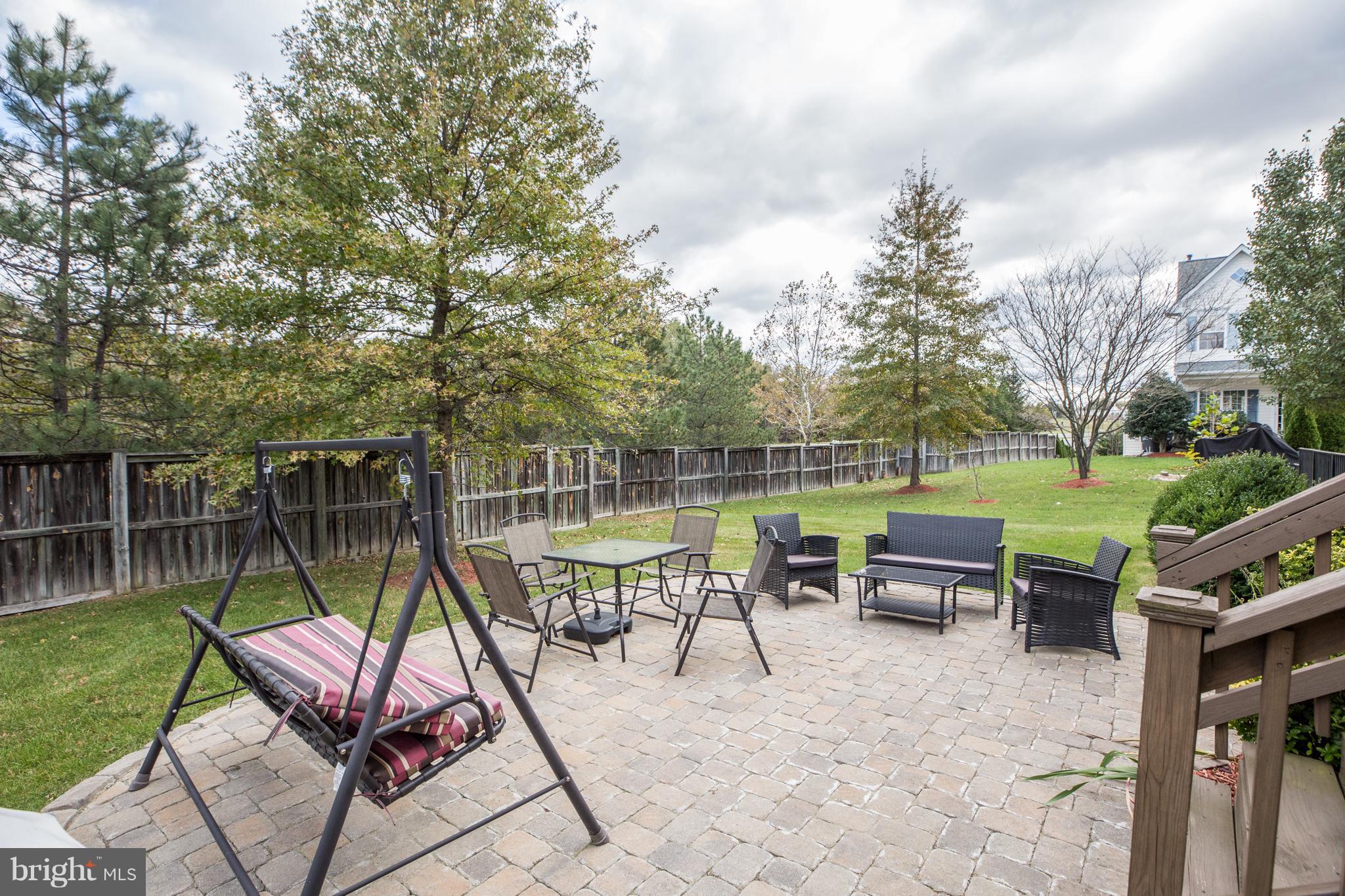 SIGNATURE AT BROADLANDS - Residential Lease