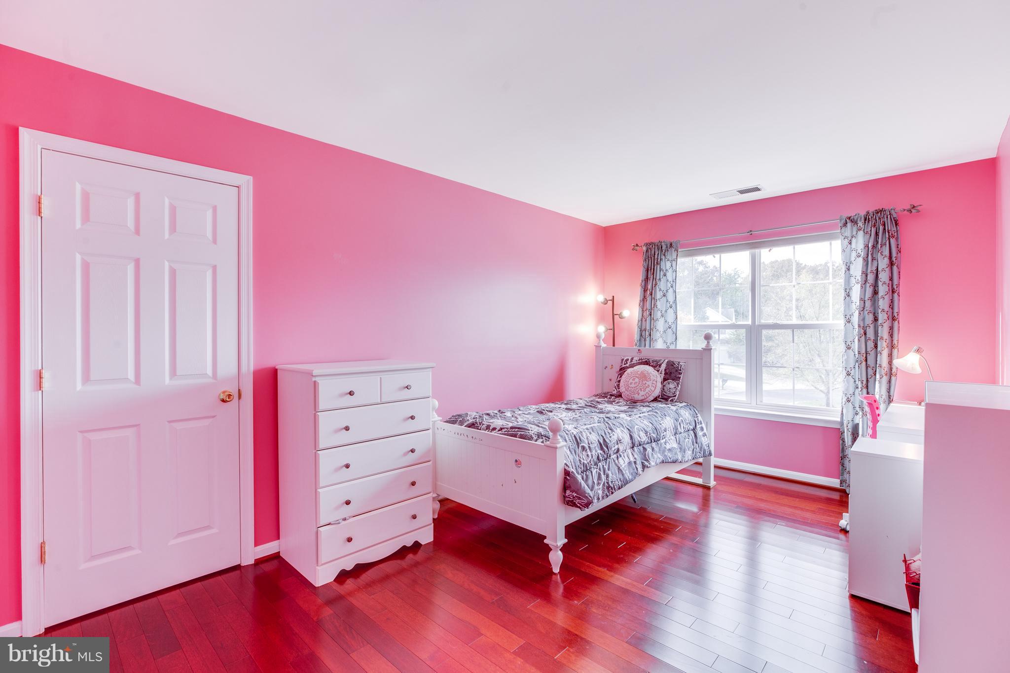 SIGNATURE AT BROADLANDS - Residential Lease