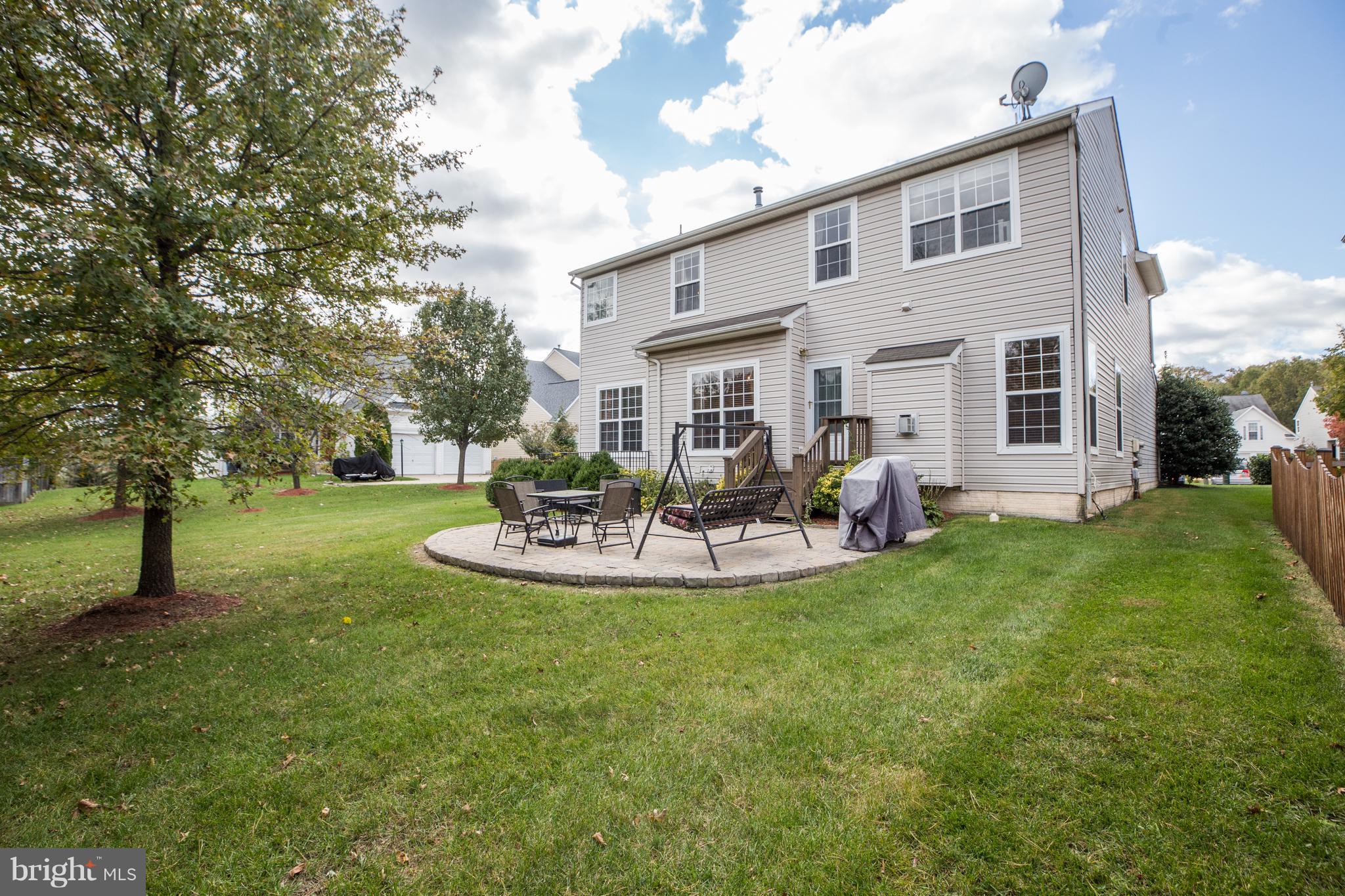 SIGNATURE AT BROADLANDS - Residential Lease