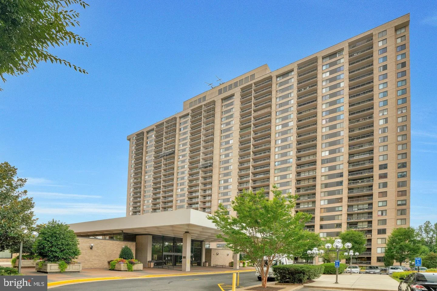 3709 S George Mason Drive Unit 613E