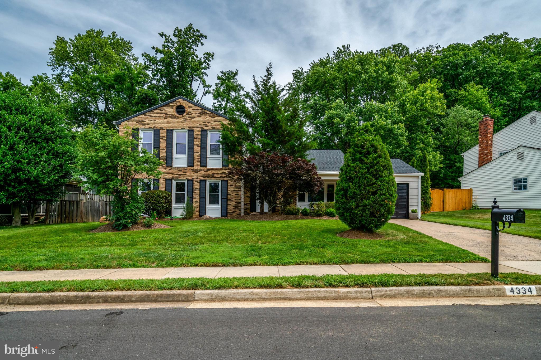 4334 STREAM BED WAY
