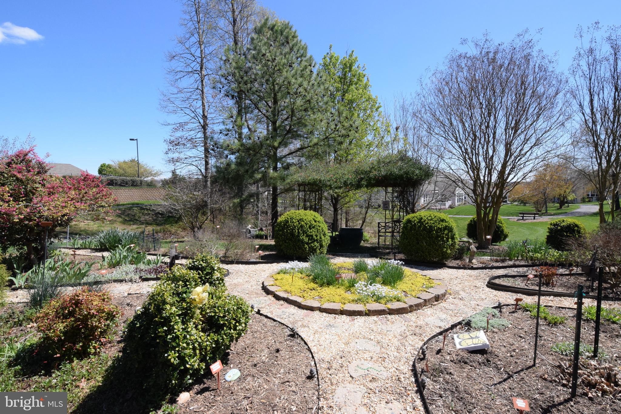 FALLS RUN - Residential