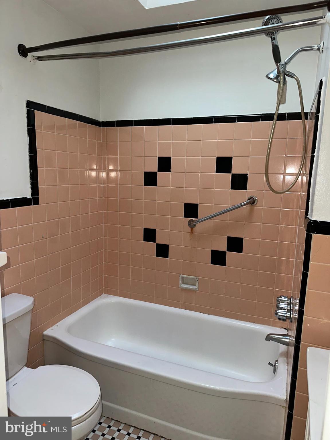 OXFORD CIRCLE - Residential