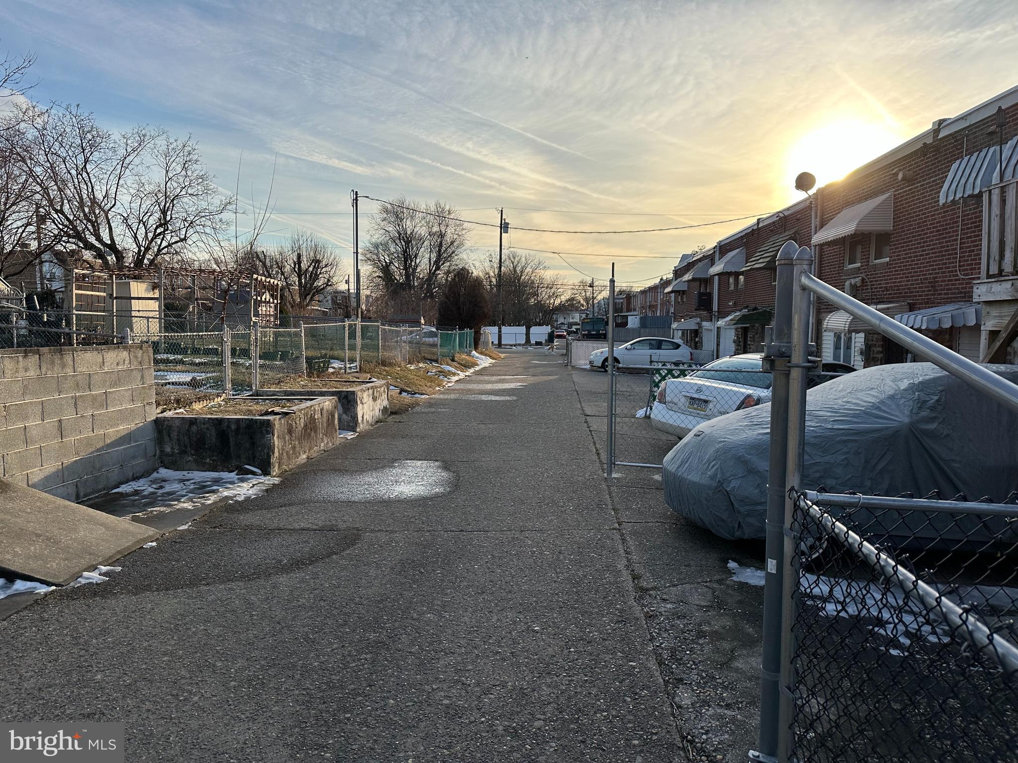 OXFORD CIRCLE - Residential