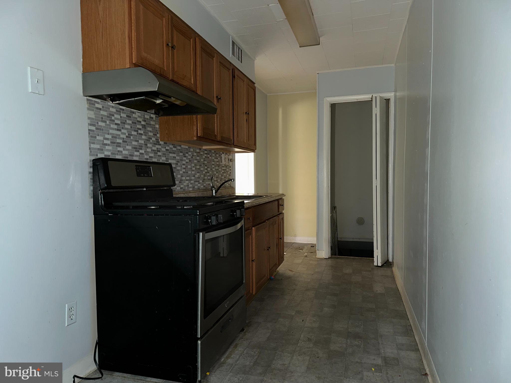 OXFORD CIRCLE - Residential