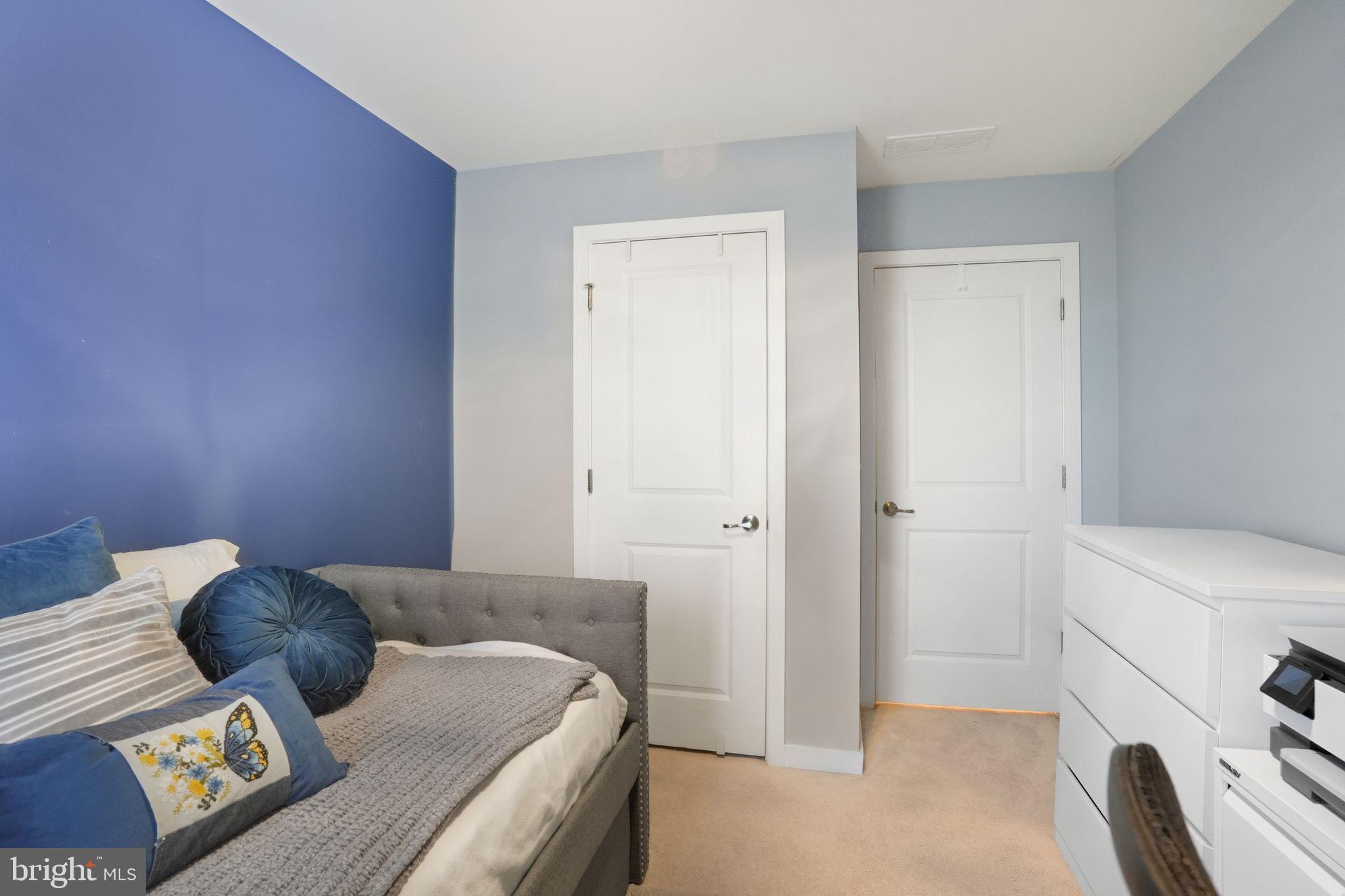 WHISPERING WOODS - Residential