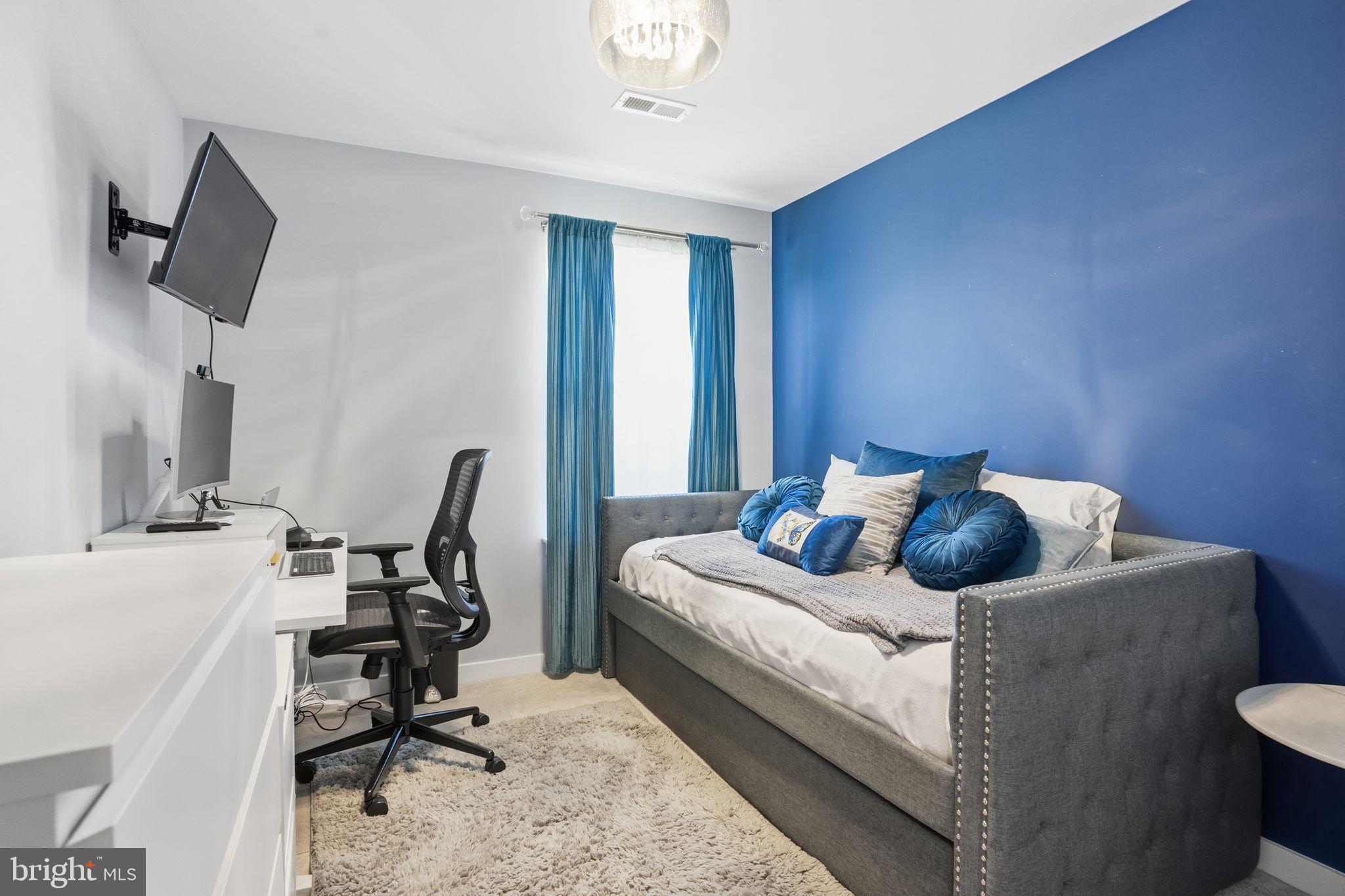 WHISPERING WOODS - Residential