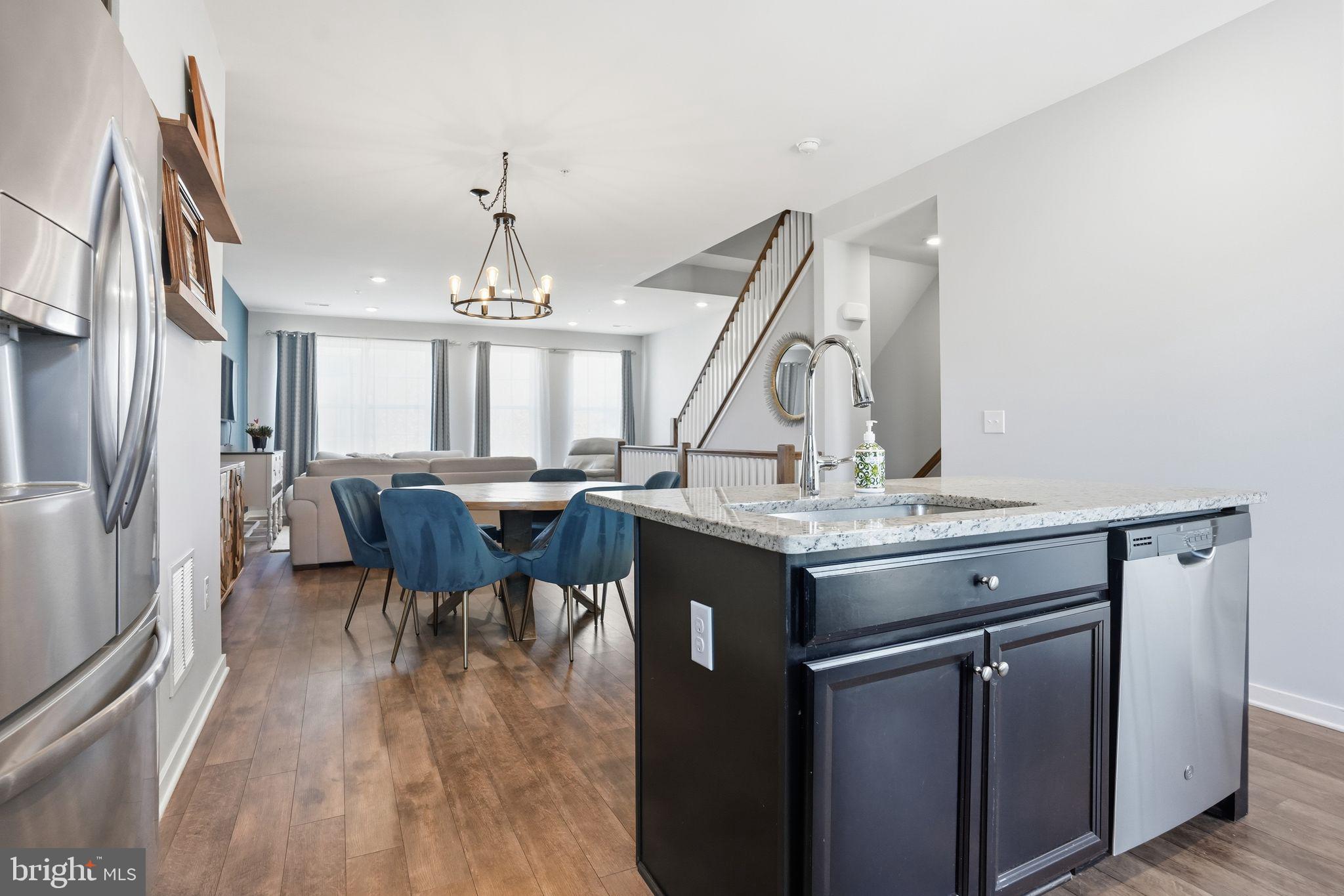 WHISPERING WOODS - Residential