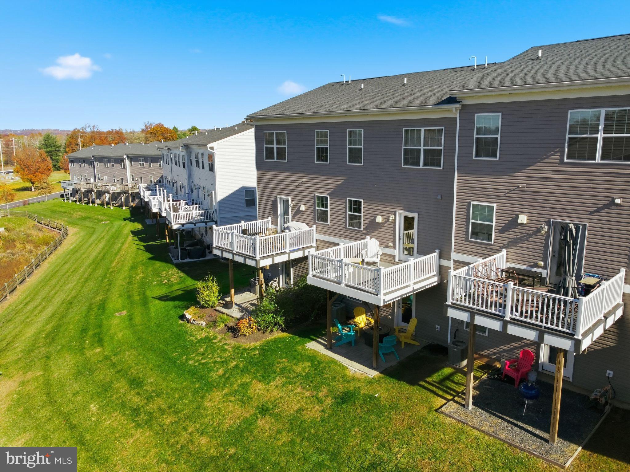 WHISPERING WOODS - Residential