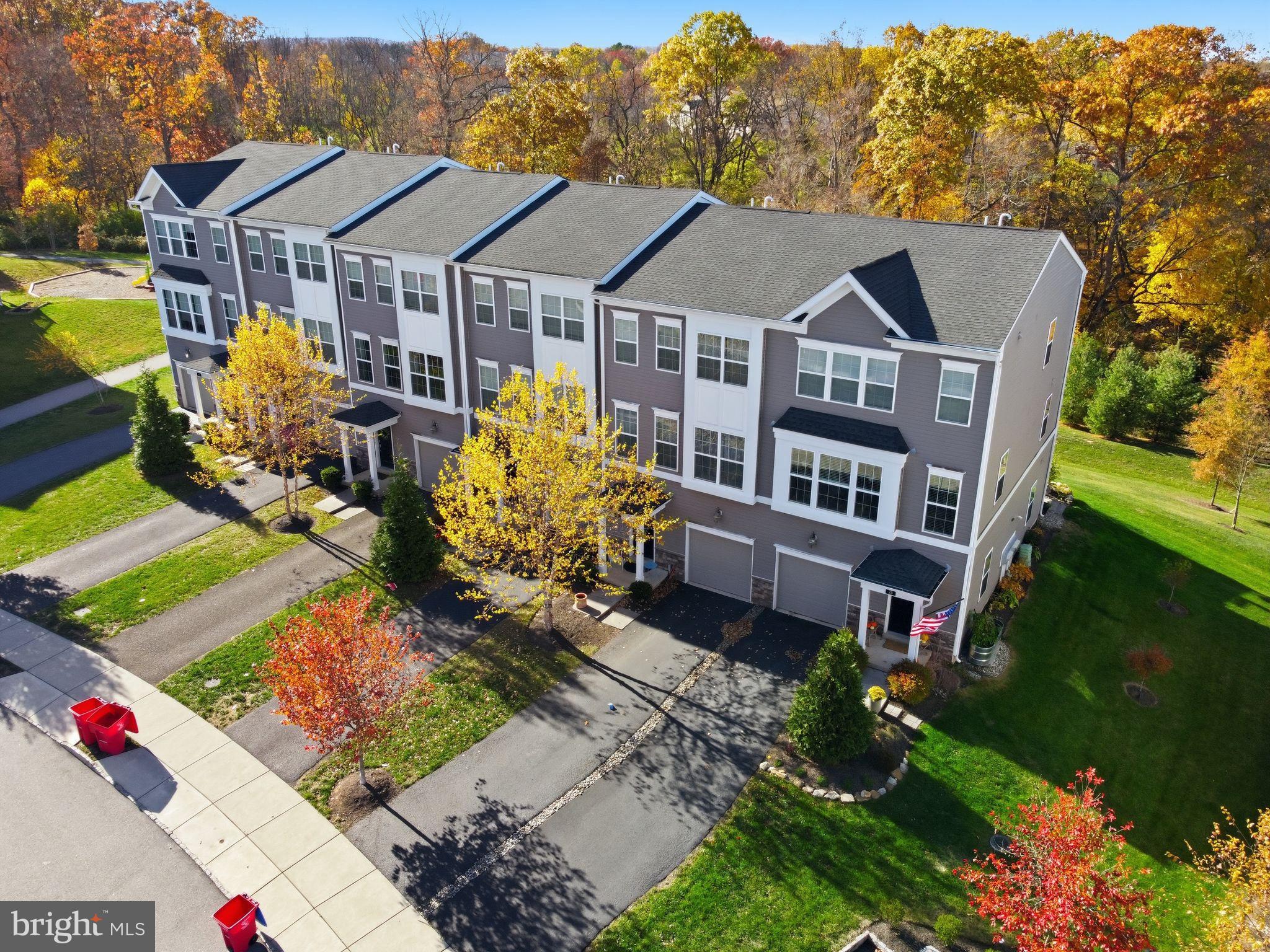 WHISPERING WOODS - Residential