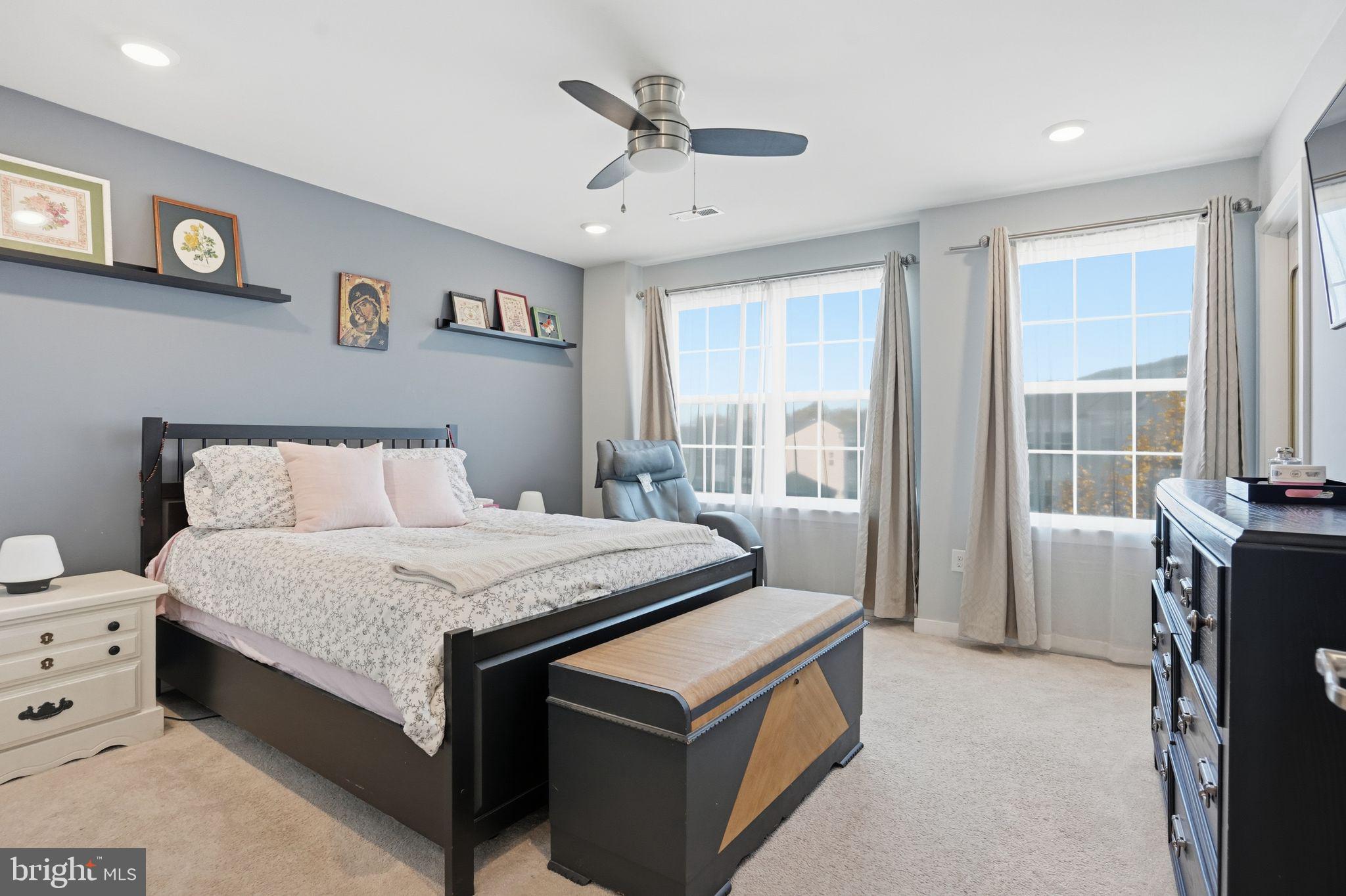 WHISPERING WOODS - Residential