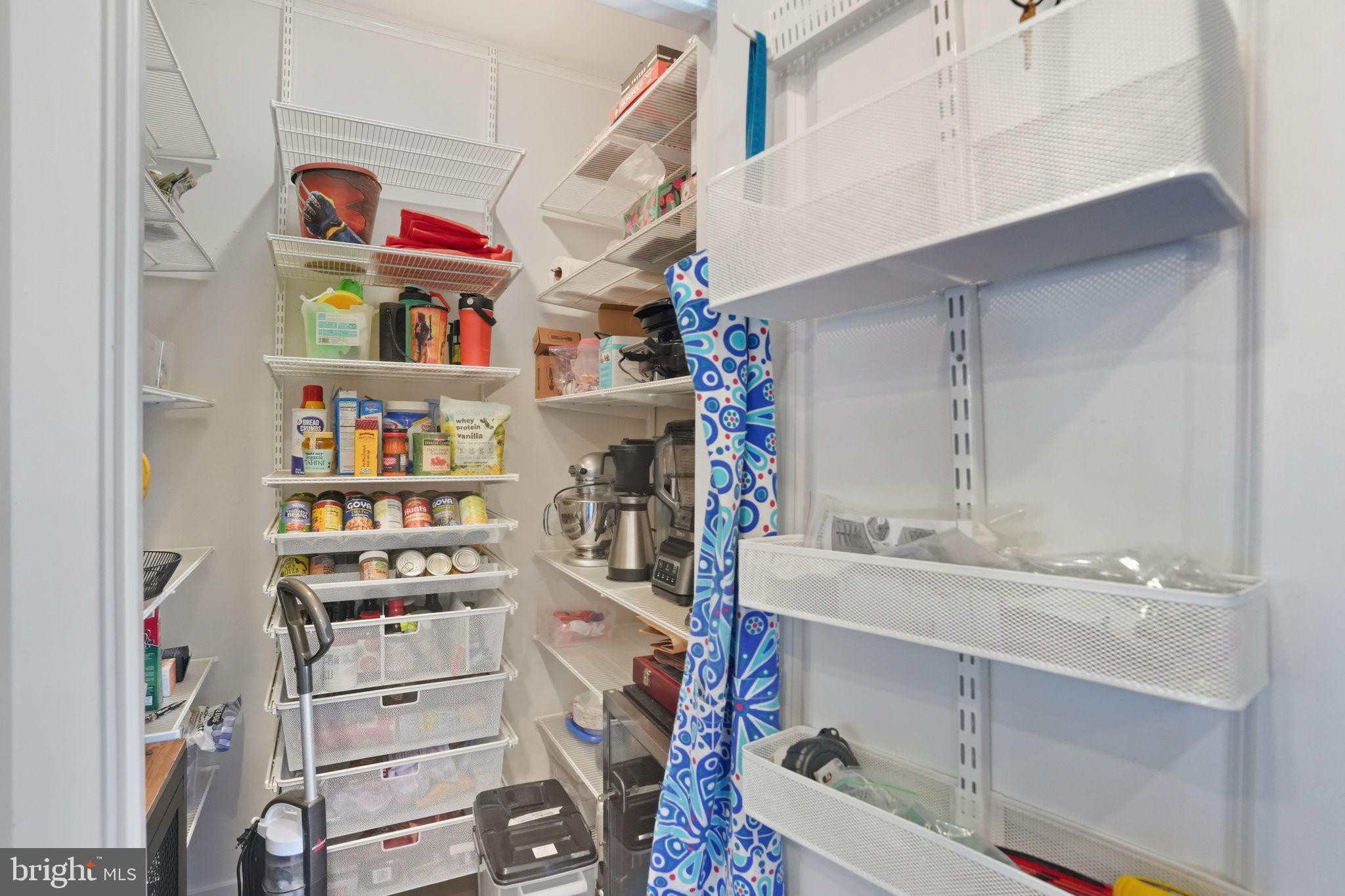 WHISPERING WOODS - Residential