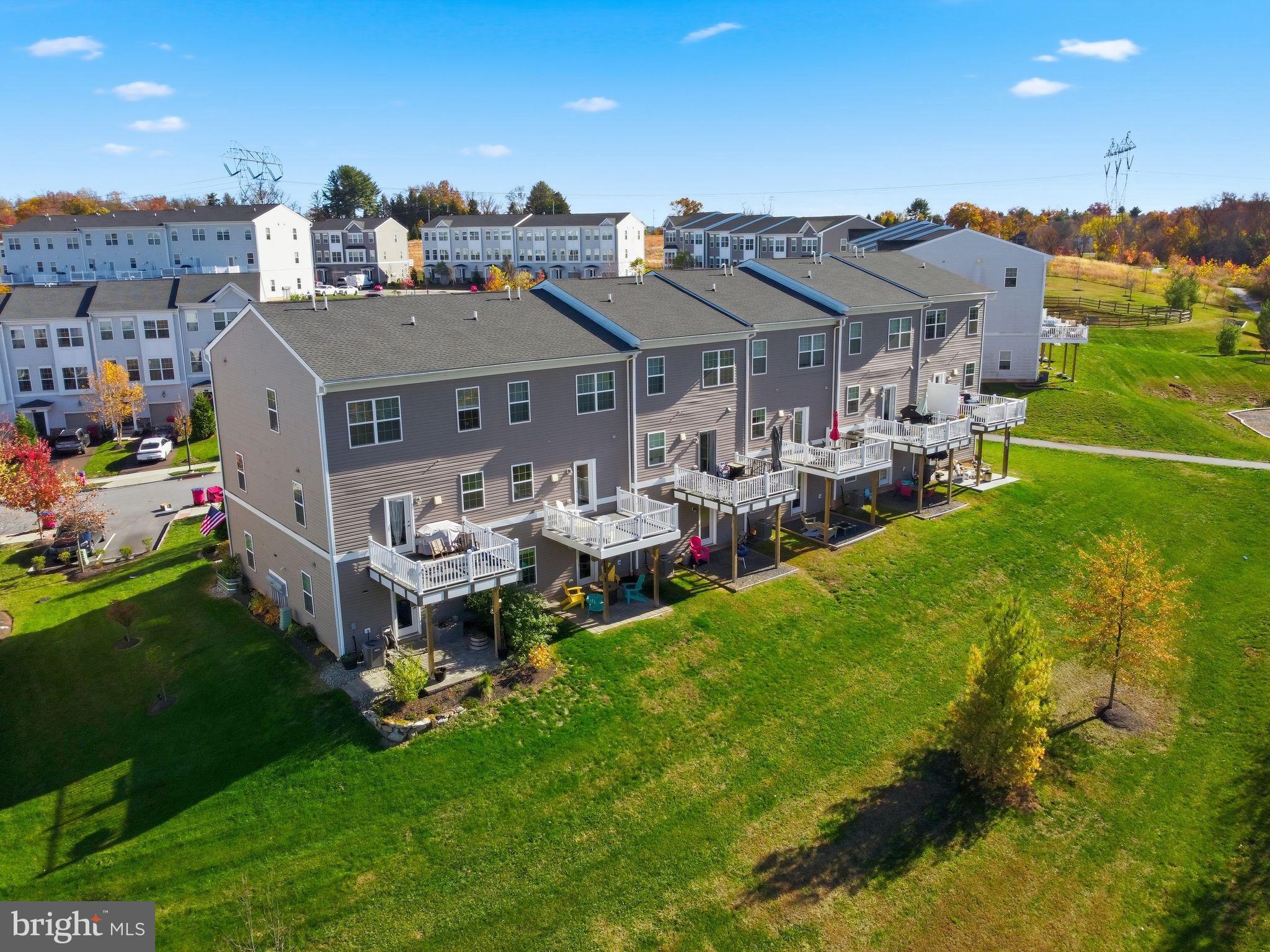 WHISPERING WOODS - Residential