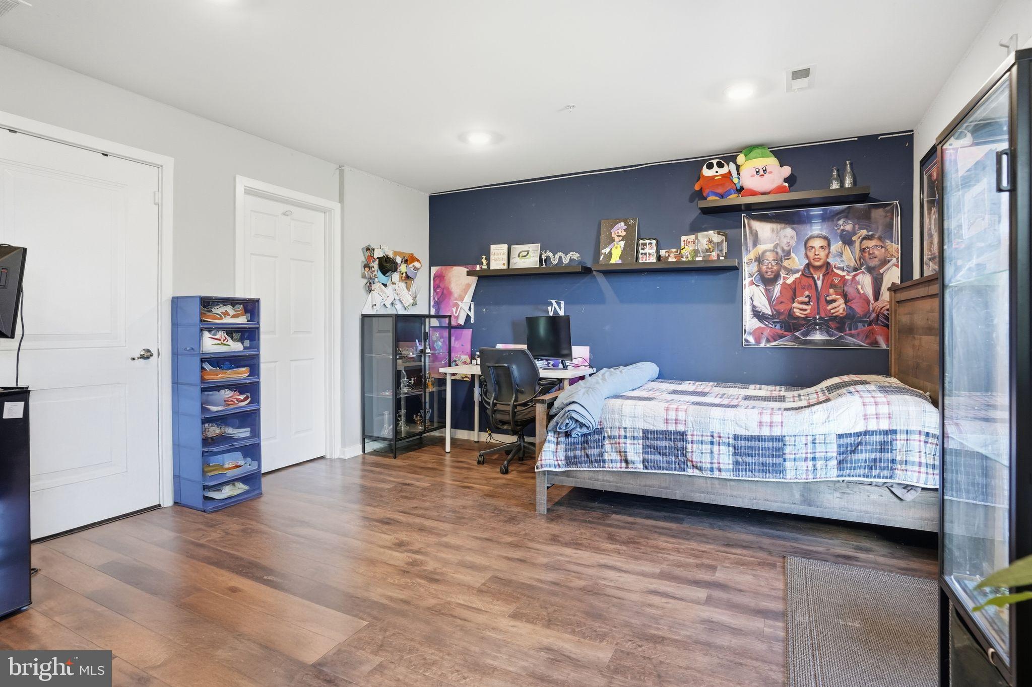 WHISPERING WOODS - Residential