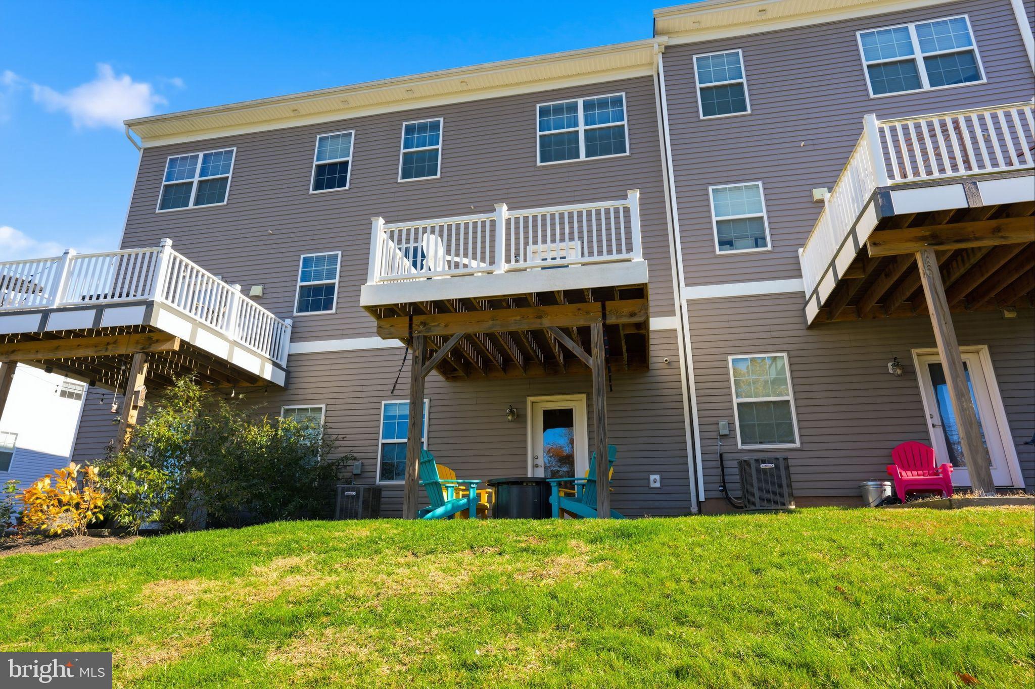 WHISPERING WOODS - Residential