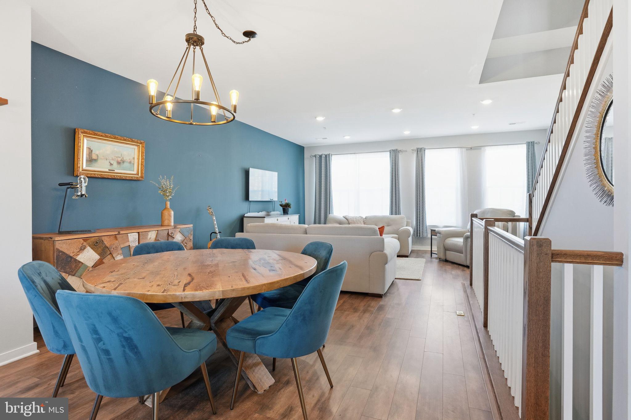 WHISPERING WOODS - Residential