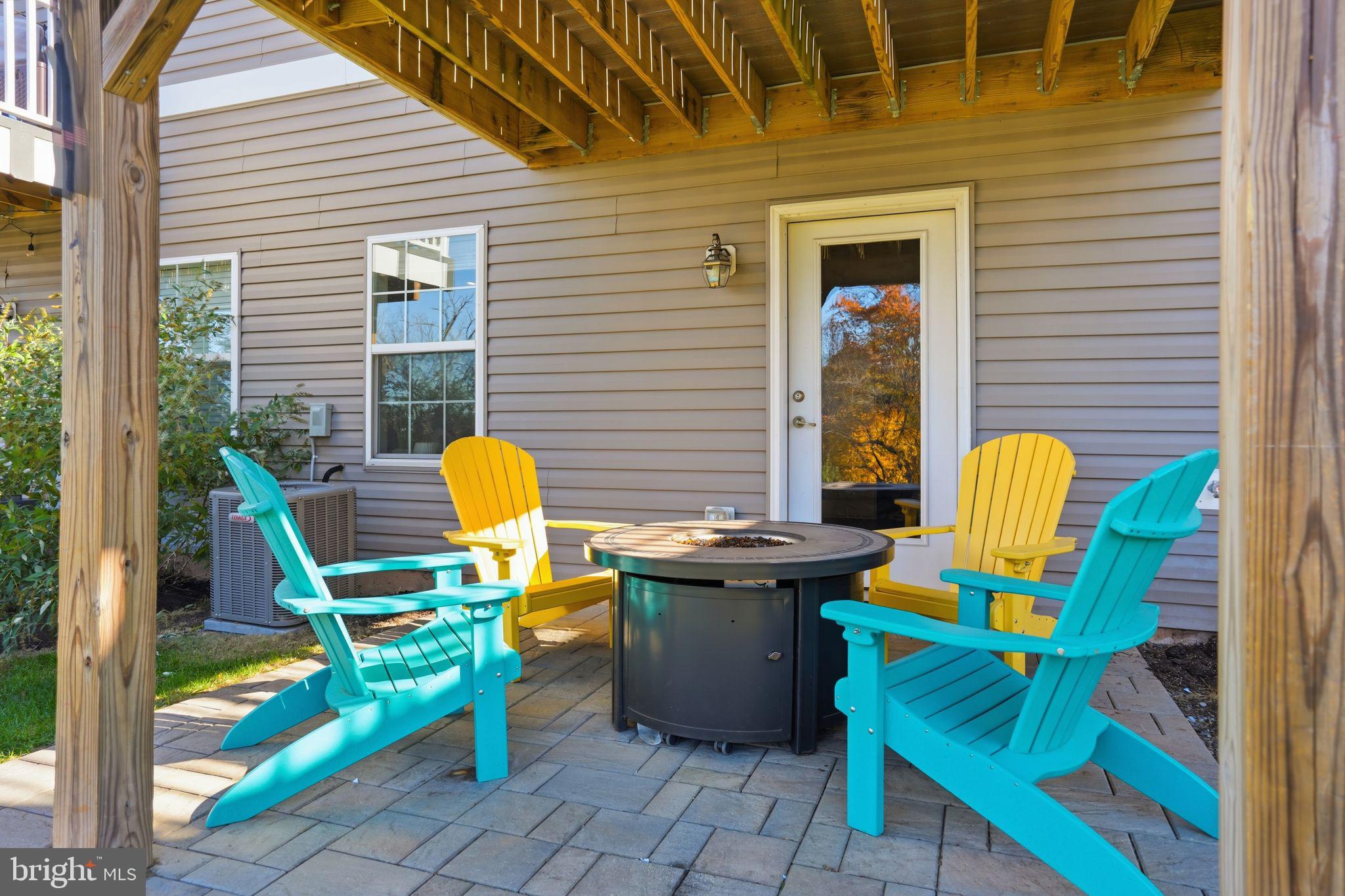 WHISPERING WOODS - Residential