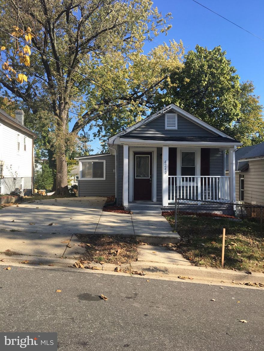 Beautiful Starter Home: EVERYTHING YOU WANT FOR LESS THAN RENT... MODERN KITCHEN WITH NEW ROOF, NEW CABINETRY, Quartz COUNTER Top, STAINLESS APPLIANCES, NEW CARPET IN BEDROOMS, Luxury BATH, UPDATED WINDOWS, ATTIC FOR STORAGE , NEW LIGHTING. HARD TO FIND SINGLE FAMILY AT THIS PRICE!!. WILL NOT LAST!!