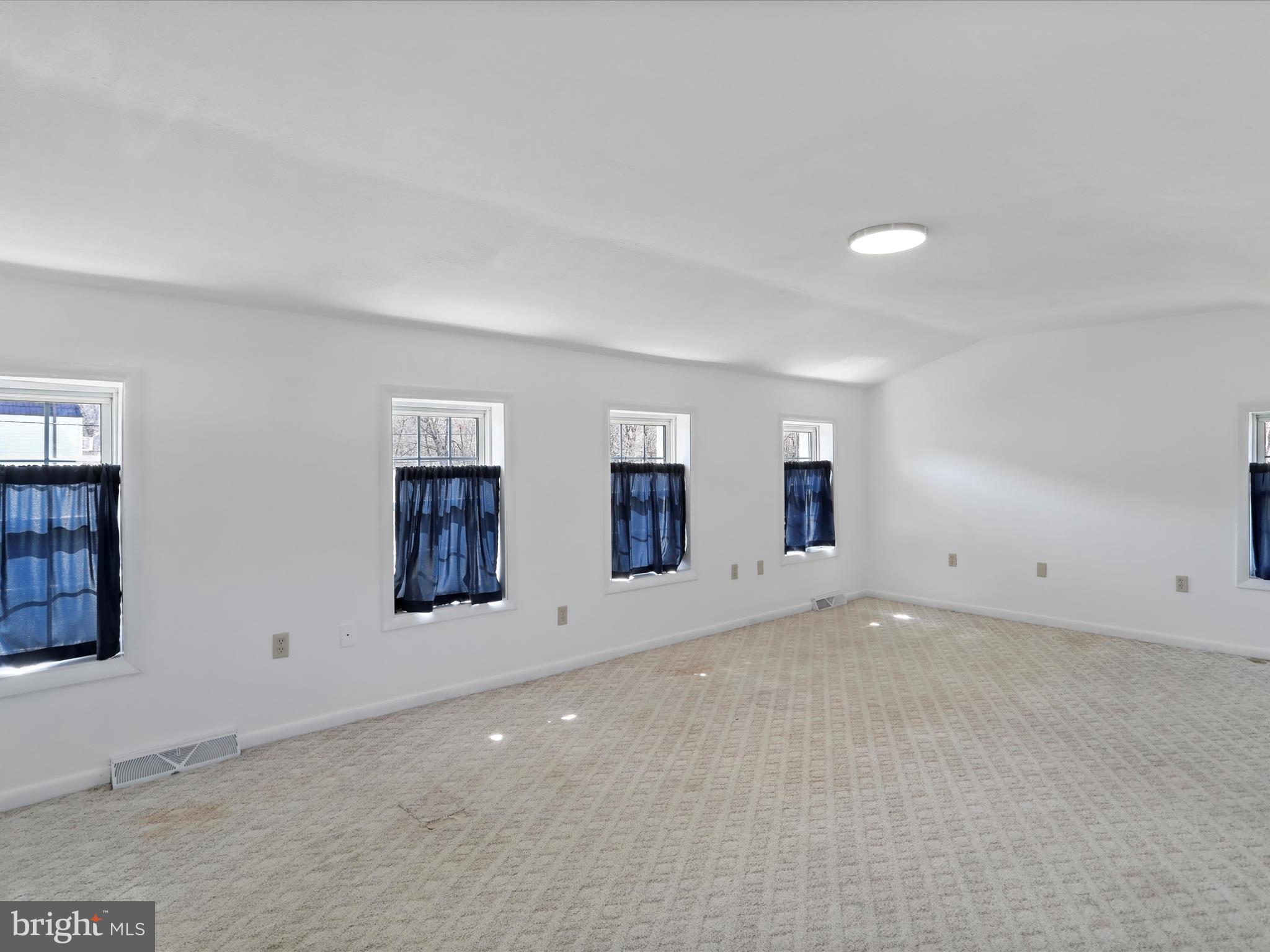 NORTH END - Residential