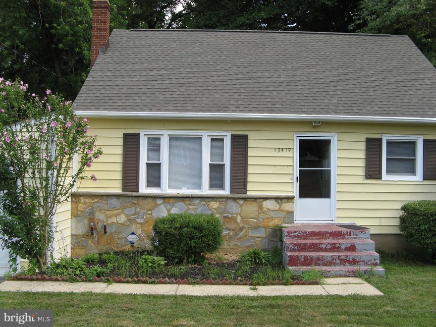 Charming 4 bedroom single family home with an attached garage and large private backyard & finished basement. Open house Sat 8/24 1-3pm