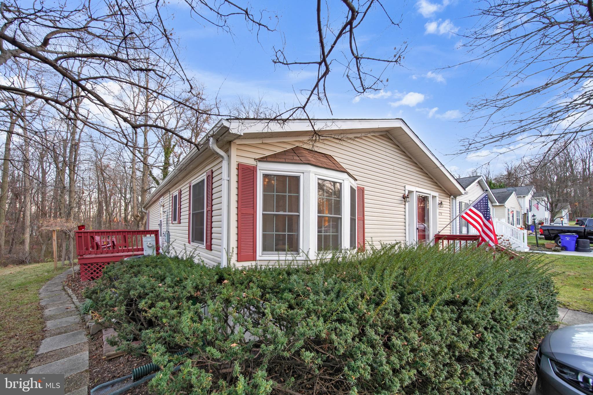 7679 OLD ROCKBRIDGE DRIVE