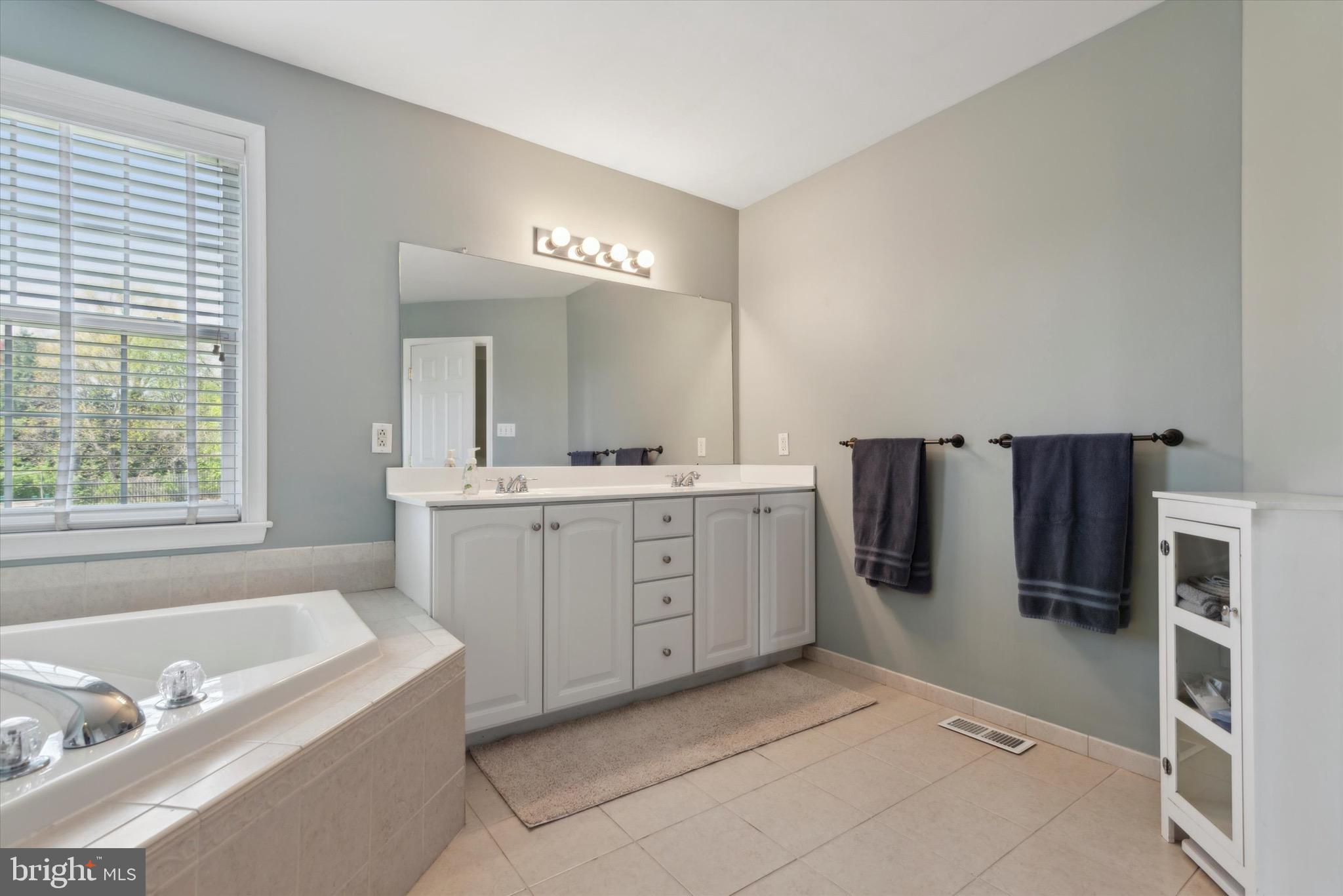 CHESTNUT WOODS - Residential