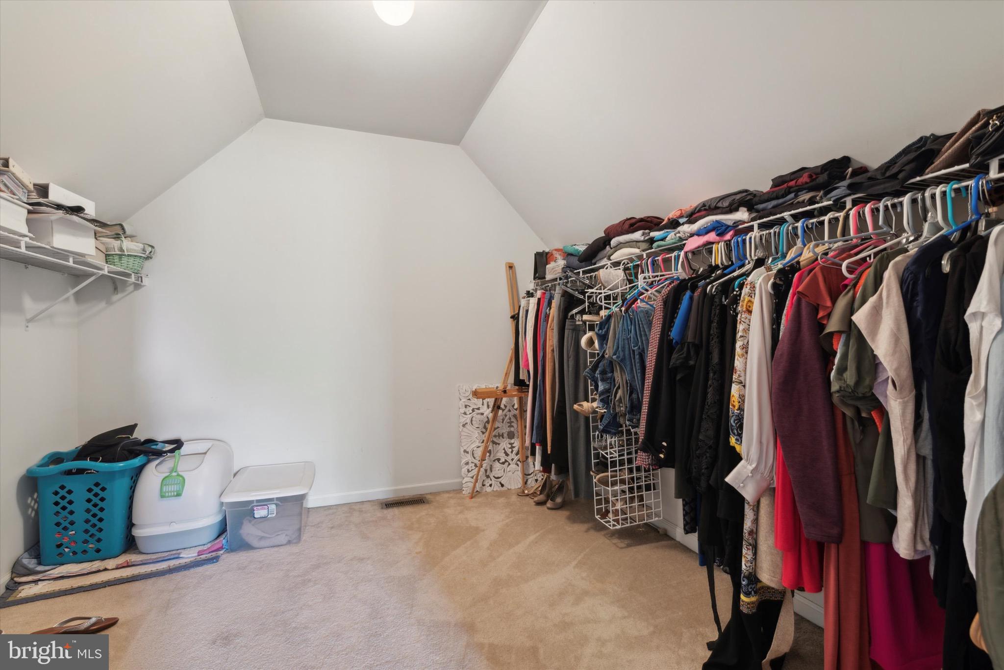 CHESTNUT WOODS - Residential