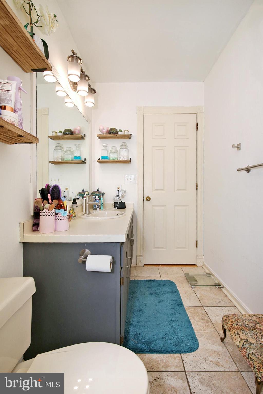 CARLTON SQUARE - Residential