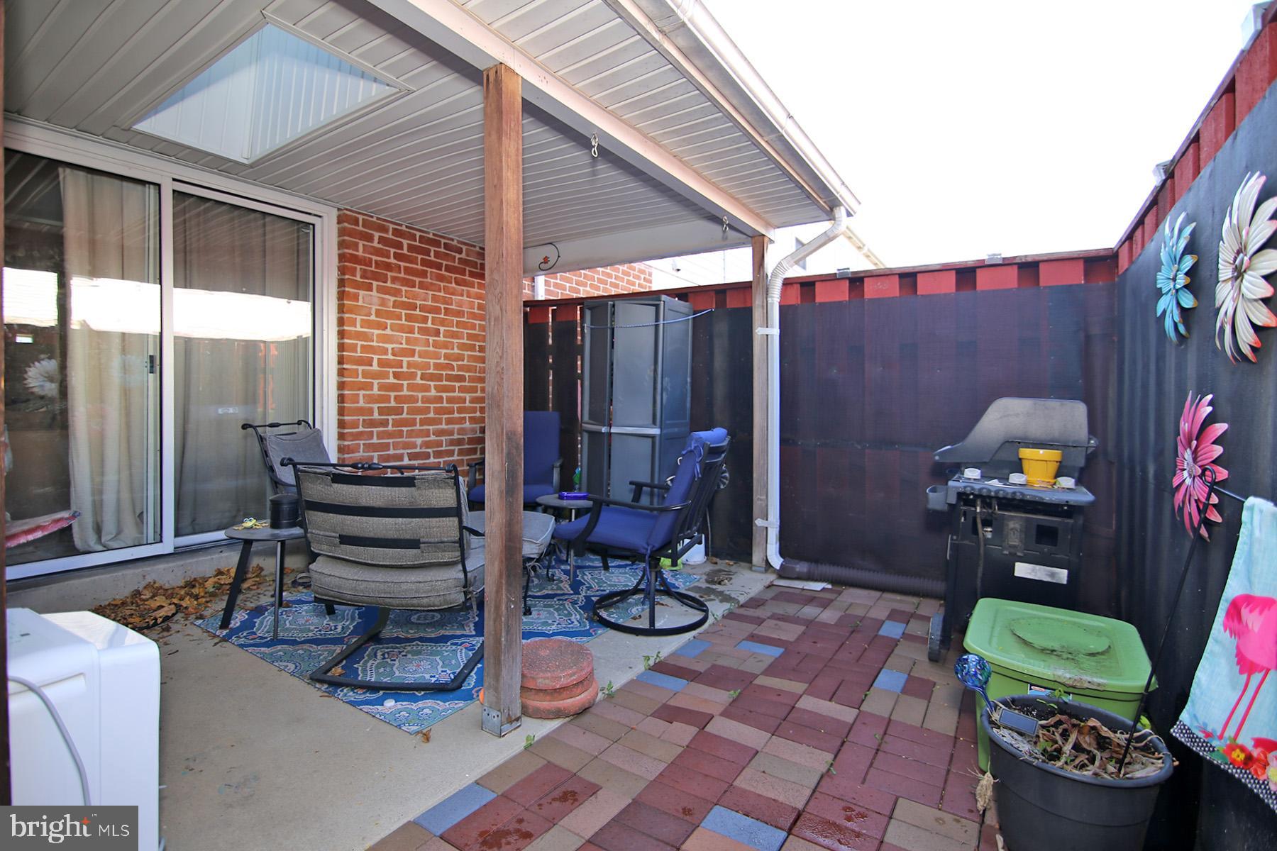 CARLTON SQUARE - Residential