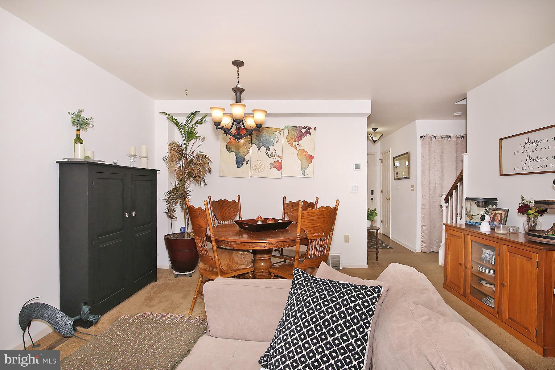 CARLTON SQUARE - Residential